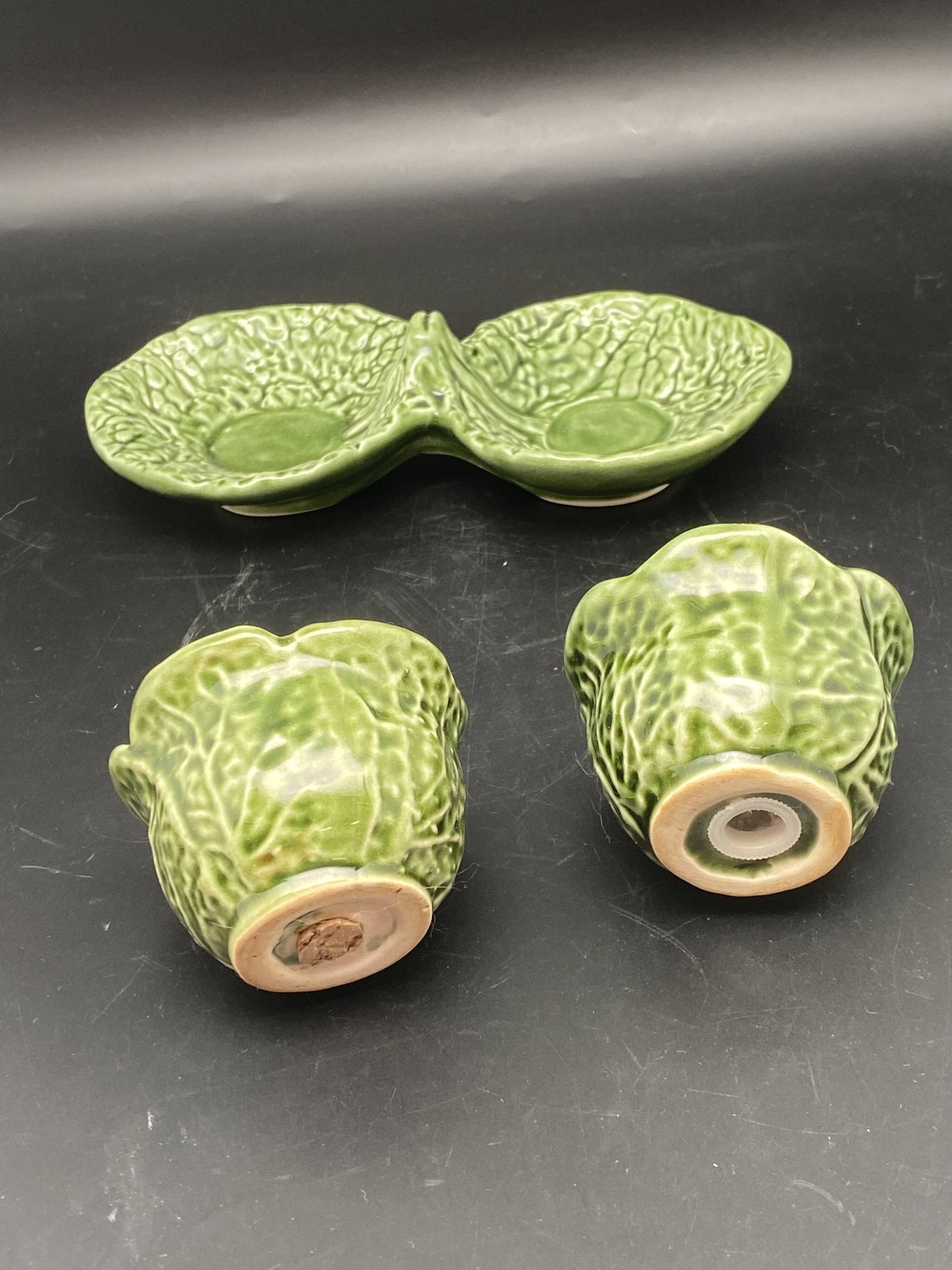 Cabbage-shaped salt and pepper shakers