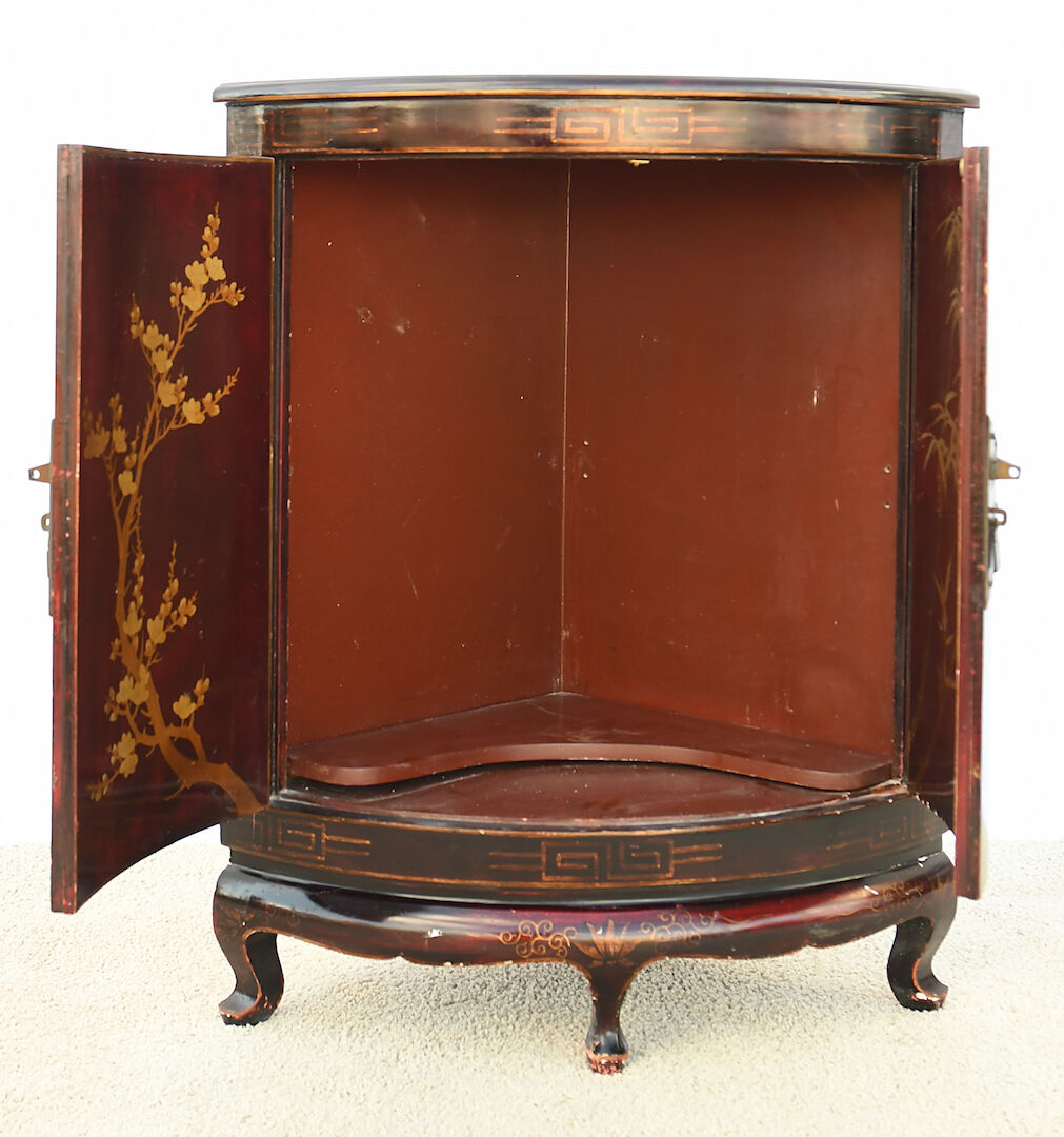 Lacquered wood notch