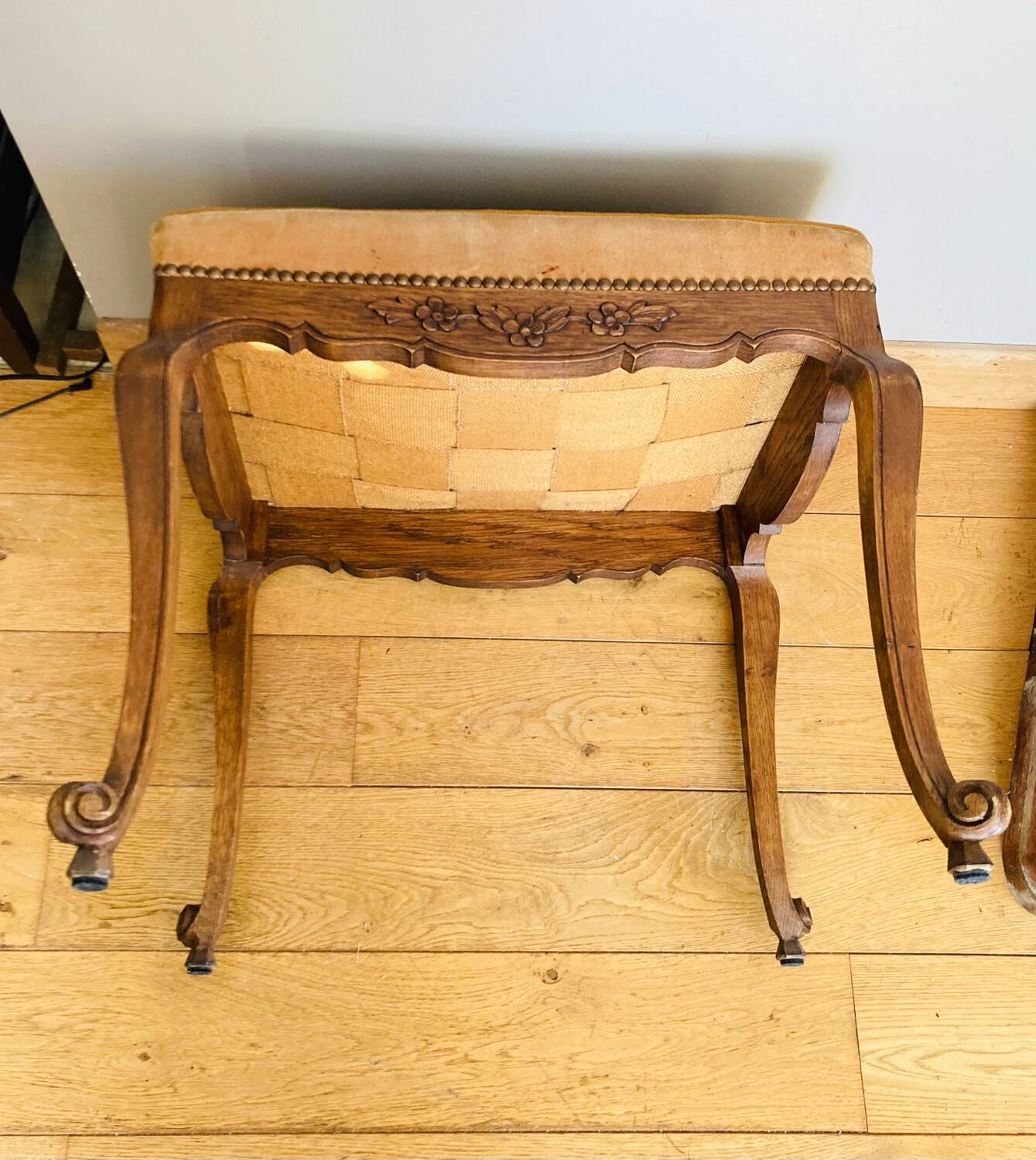 19th century Regency footrest with floral bouquet tapestry made with cross stitch