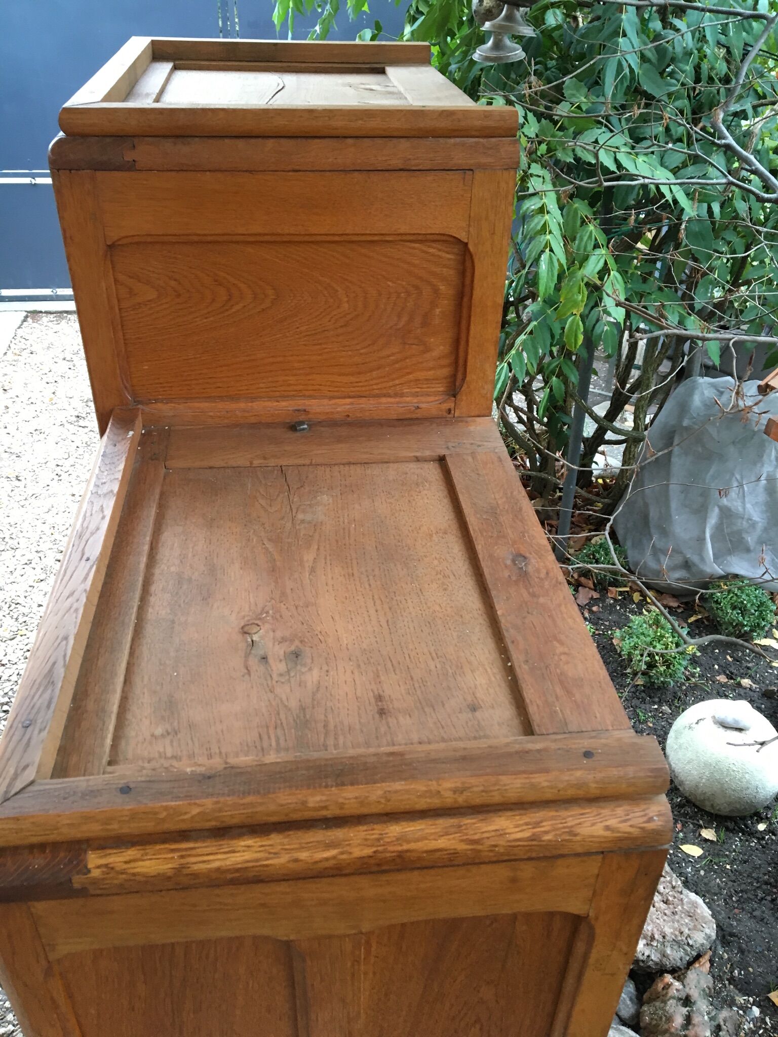 Asymmetrical parisian wardrobe