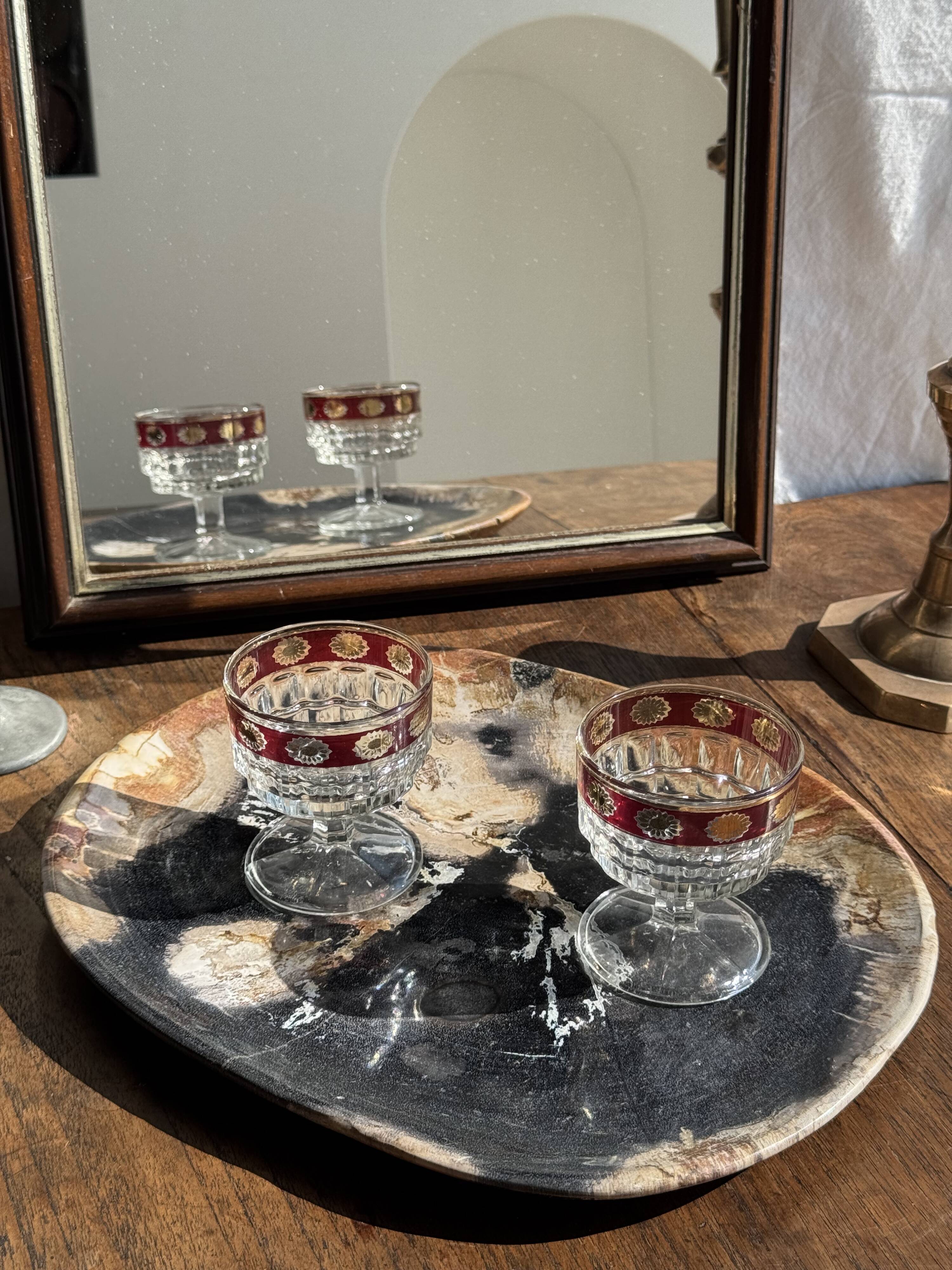 Small rounded mirror, wooden frame, gold frame H49.5