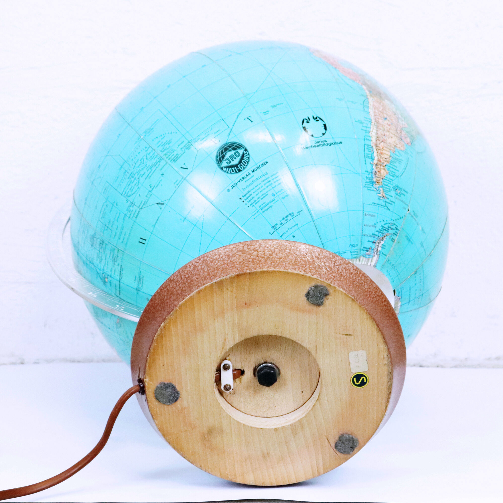 Light Earth Globe, JRO Globus, 1960