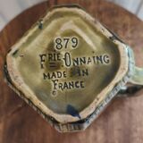 Onnaing slip pitcher