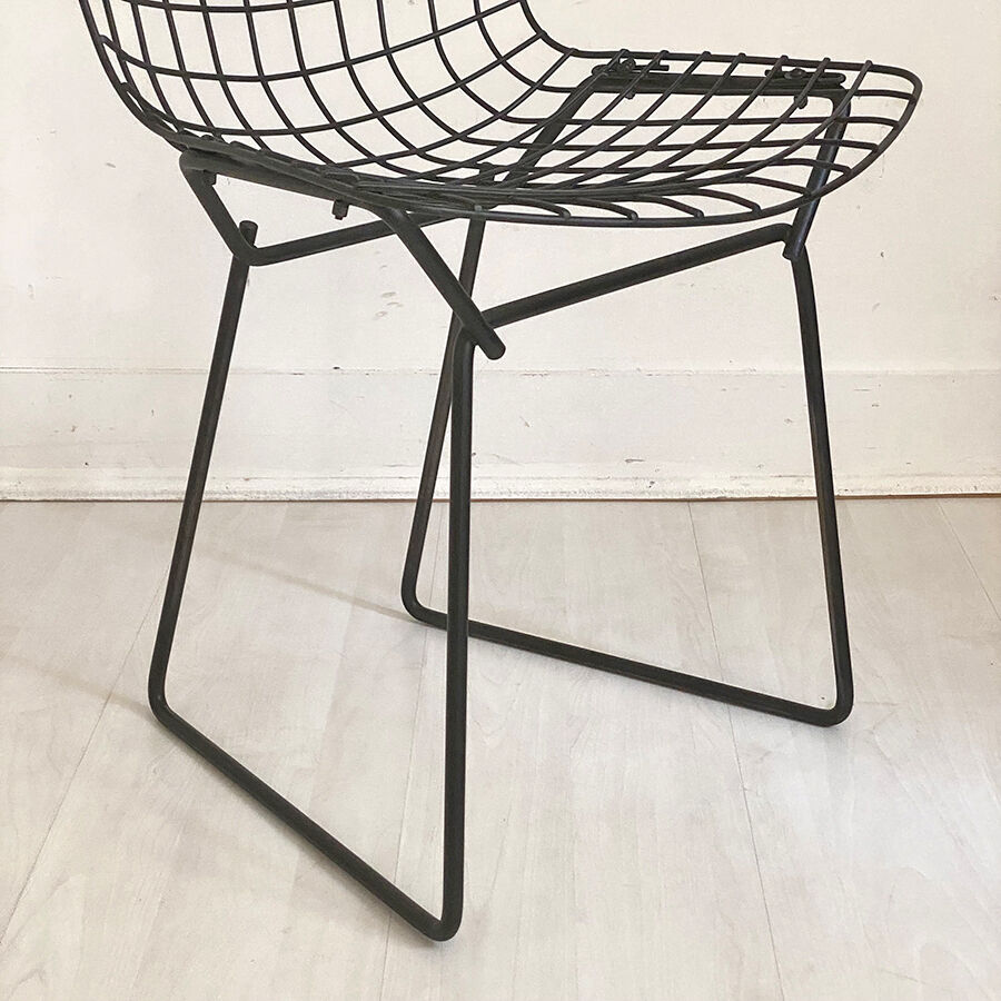 Wire chair by Harry Bertoia child model