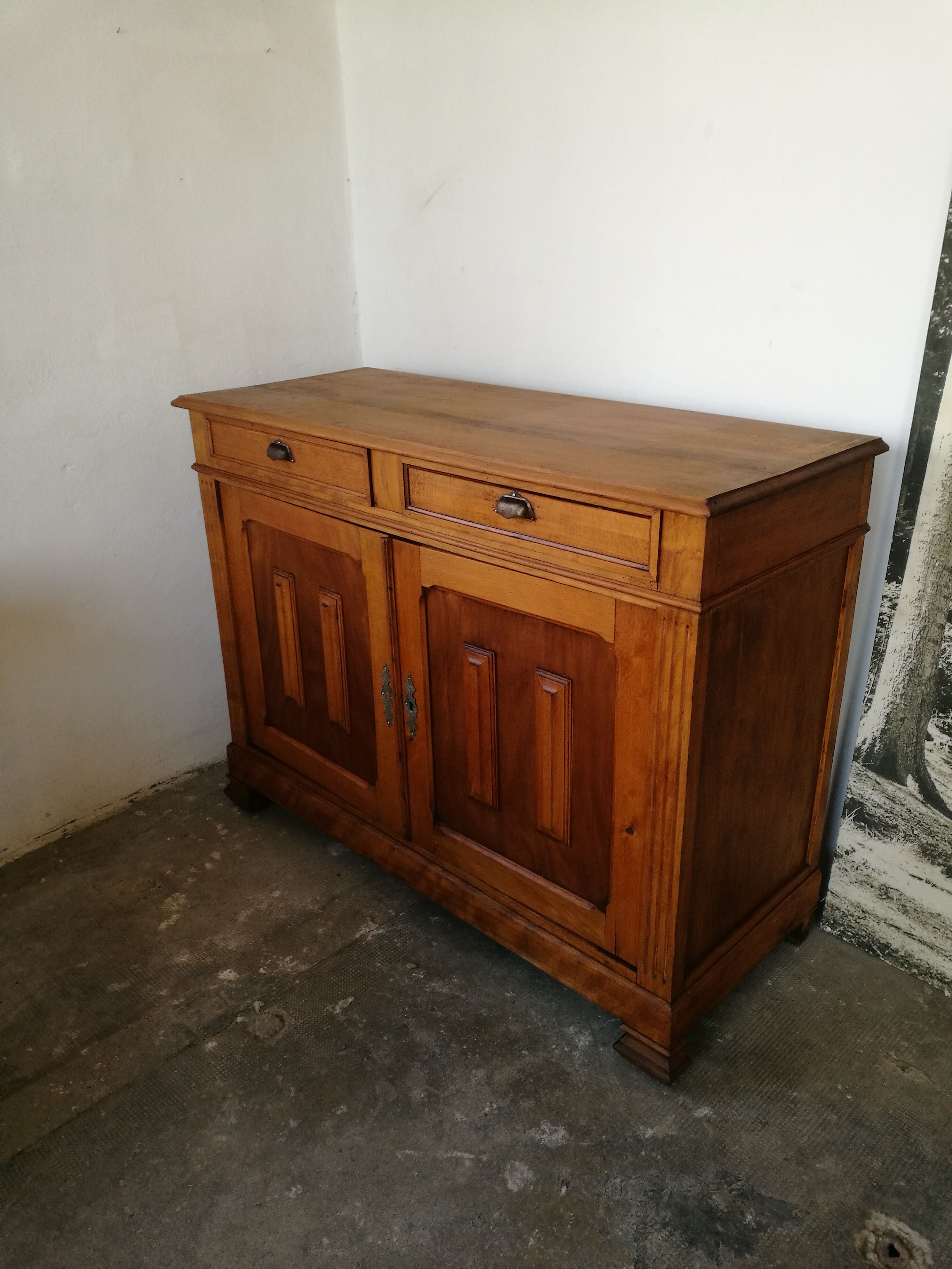 Buffet parisien, bois brut