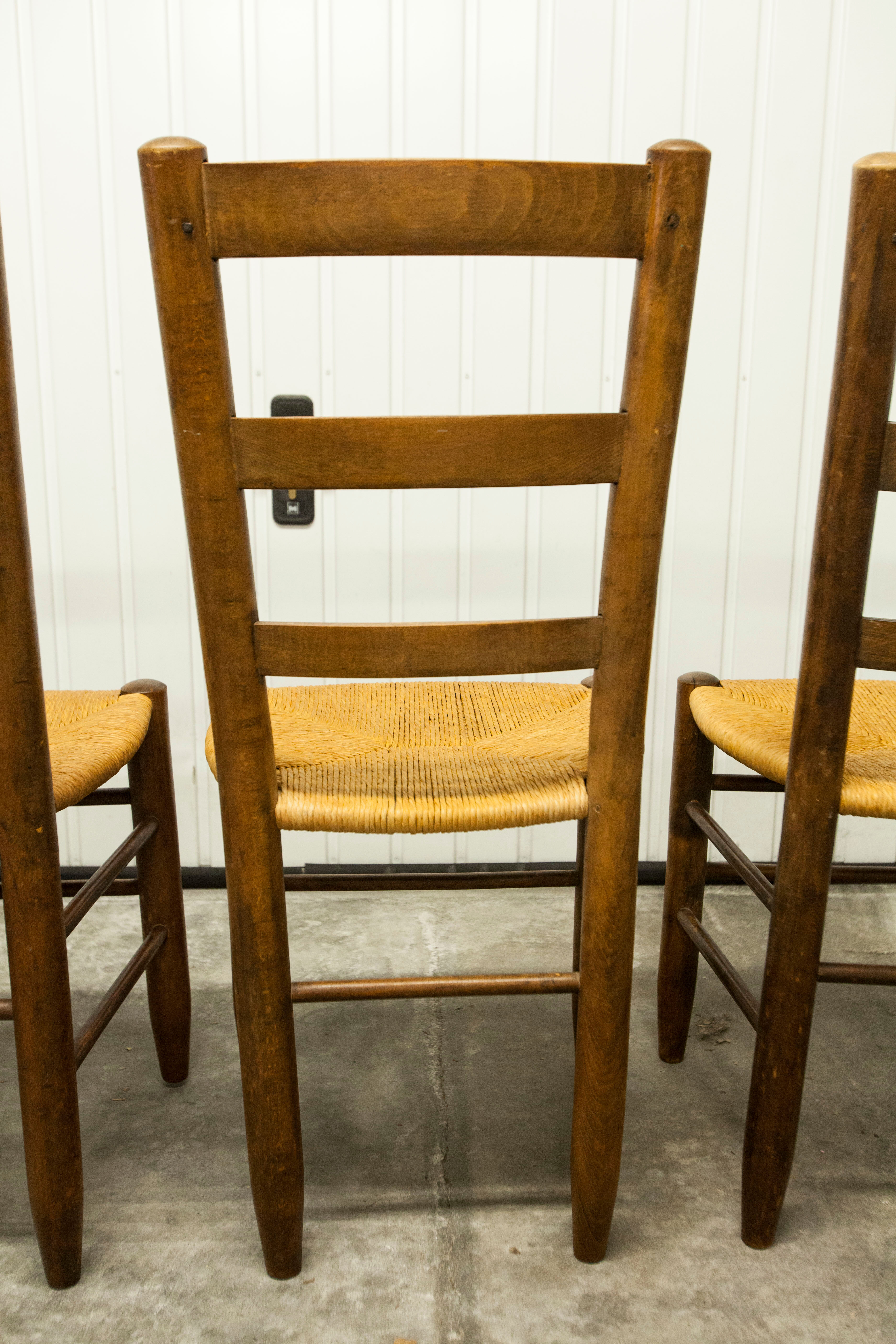 Lot de 4 chaises bois et paille 1950 chêne massif et assise paillée