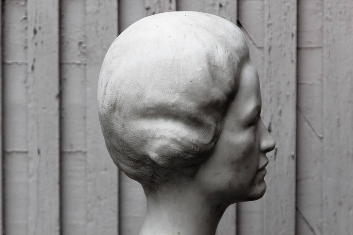 Important white marble bust, signed Léoni, 19th century