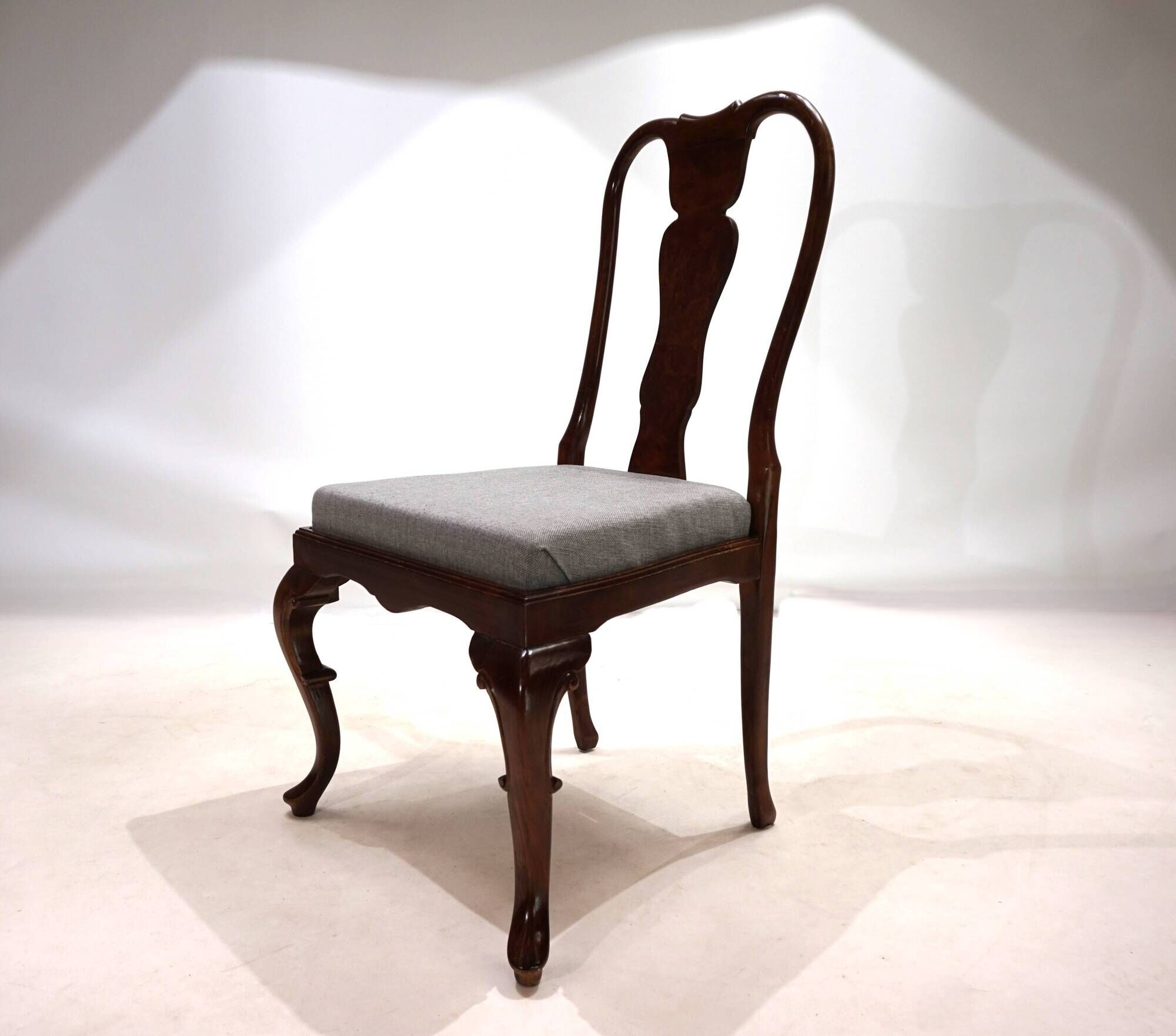 Lot de 5 chaises de salle à manger en acajou de style Reine Anne, 1920