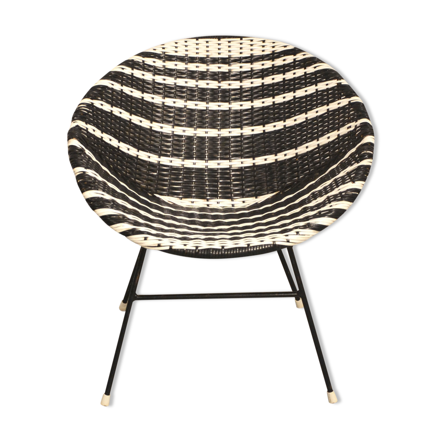 Black and white basket armchair