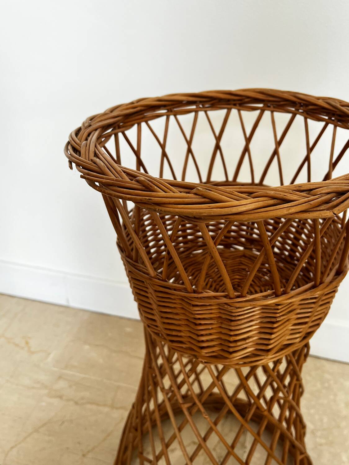 Plant holder - wicker pot cover