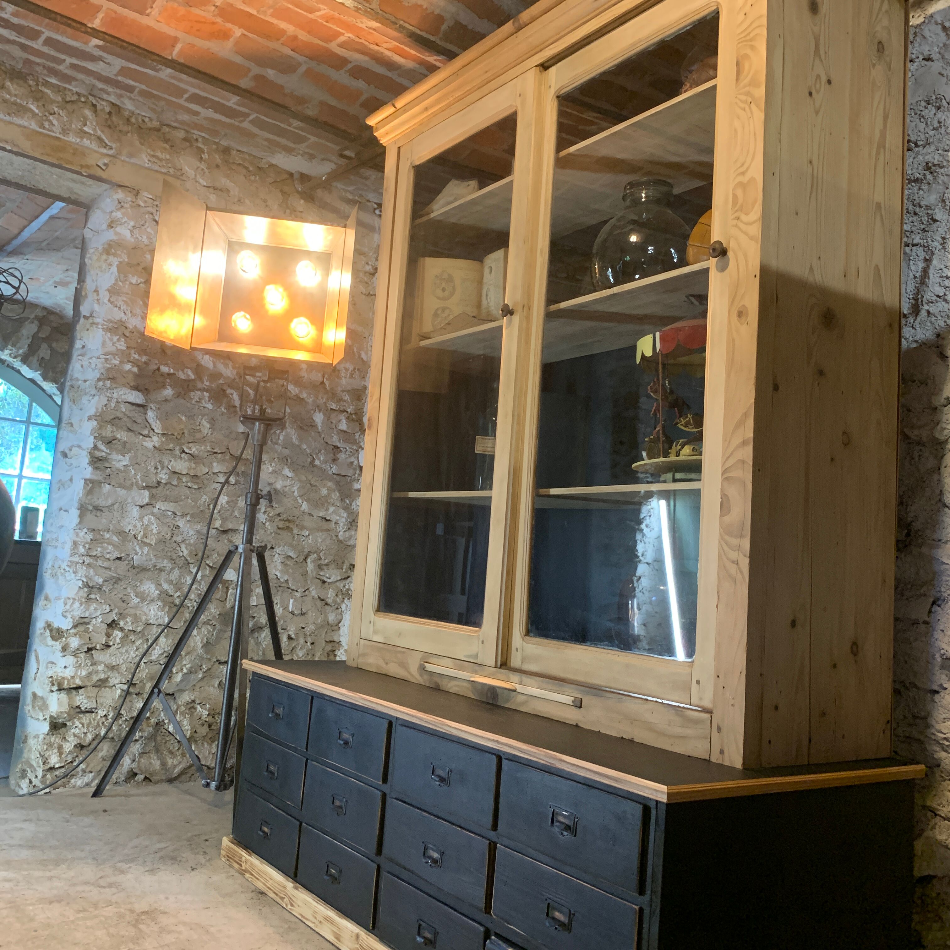 Showcase 2 chapel body