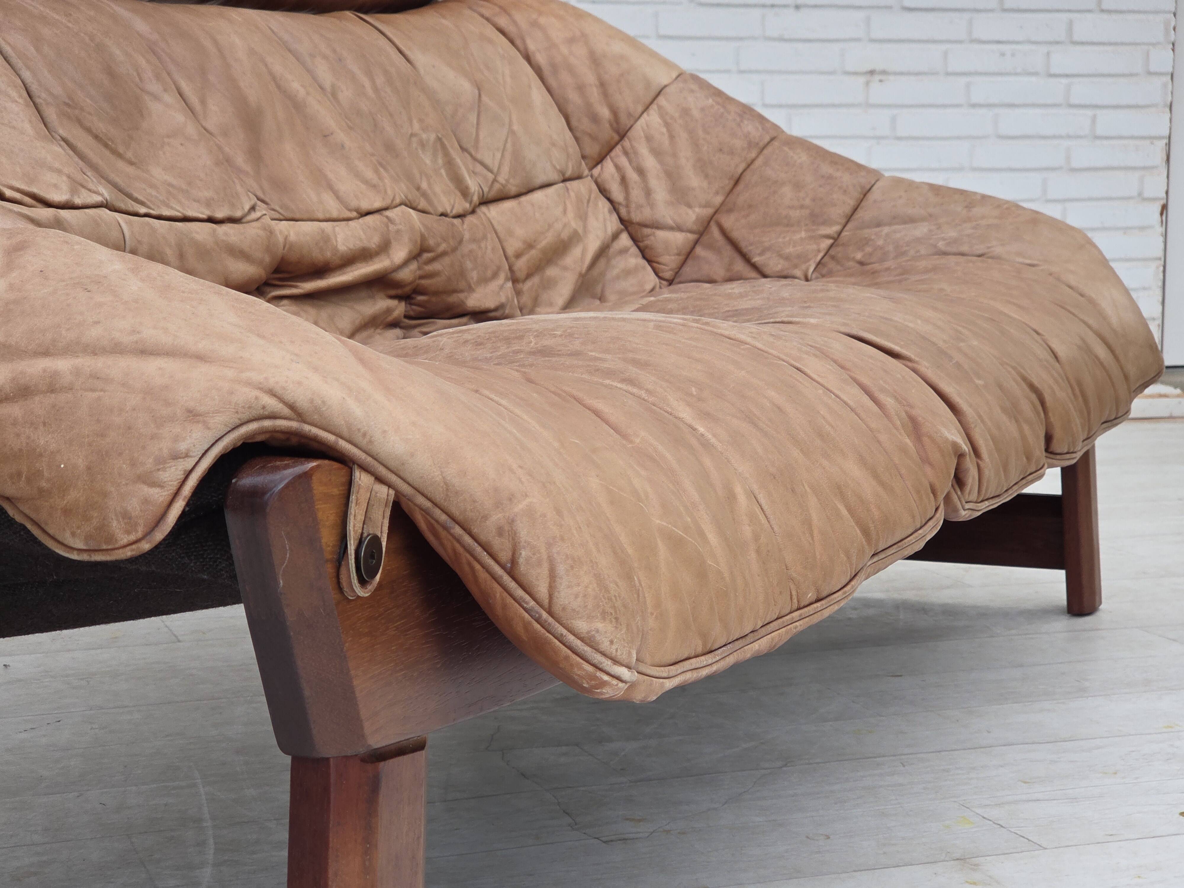 1970s, Norwegian design by Jan Erik Lindgren. 2-seater sofa model "Amazon".