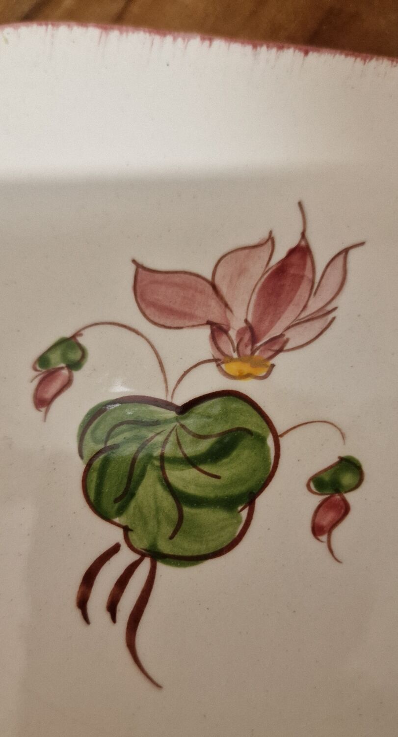 Duo of cyclamen bottle underwear