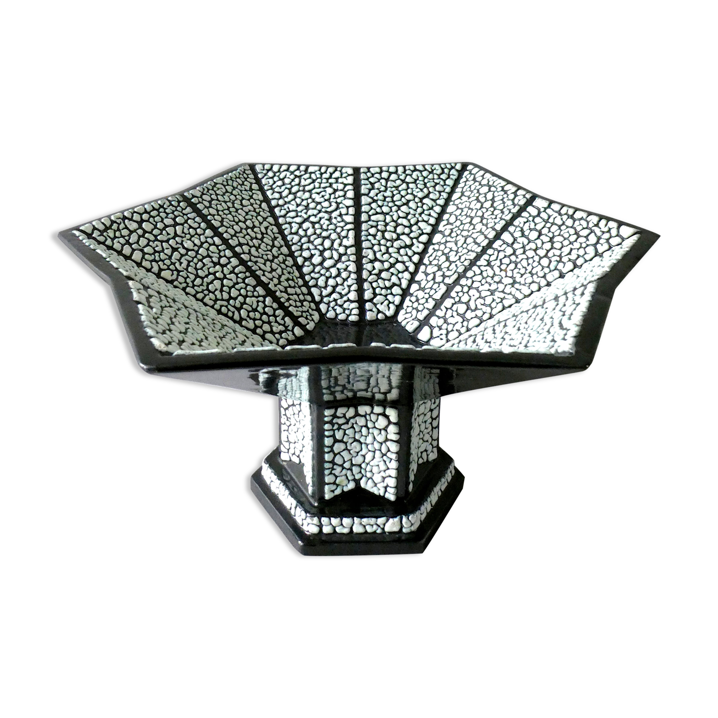 Coupe Art Deco en céramique noire et crispée, France, Saint Clément