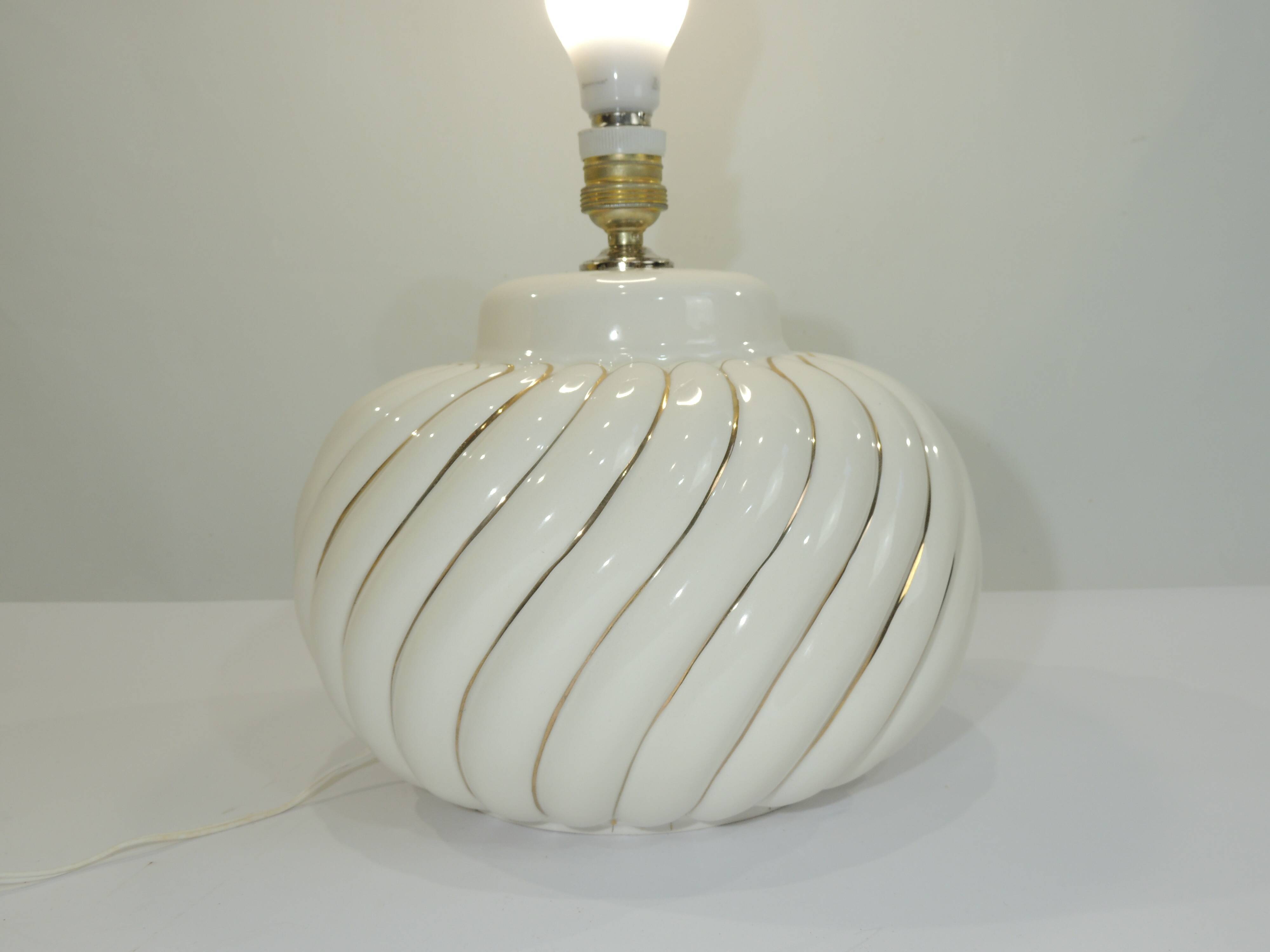 Ceramic /vintage lamp foot