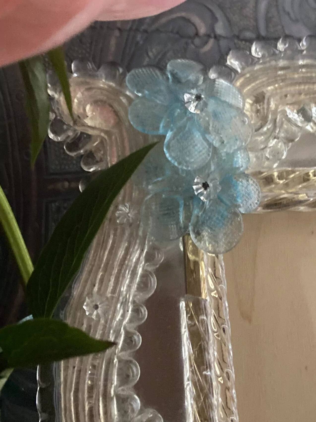 Miroir rectangulaire en verre de Murano aux fleurs bleues – Années 50
