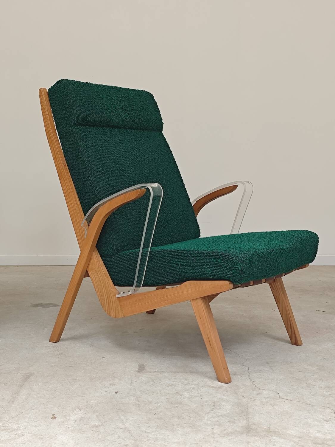 Paire de fauteuils ULUV bois et tissu vert bouclette