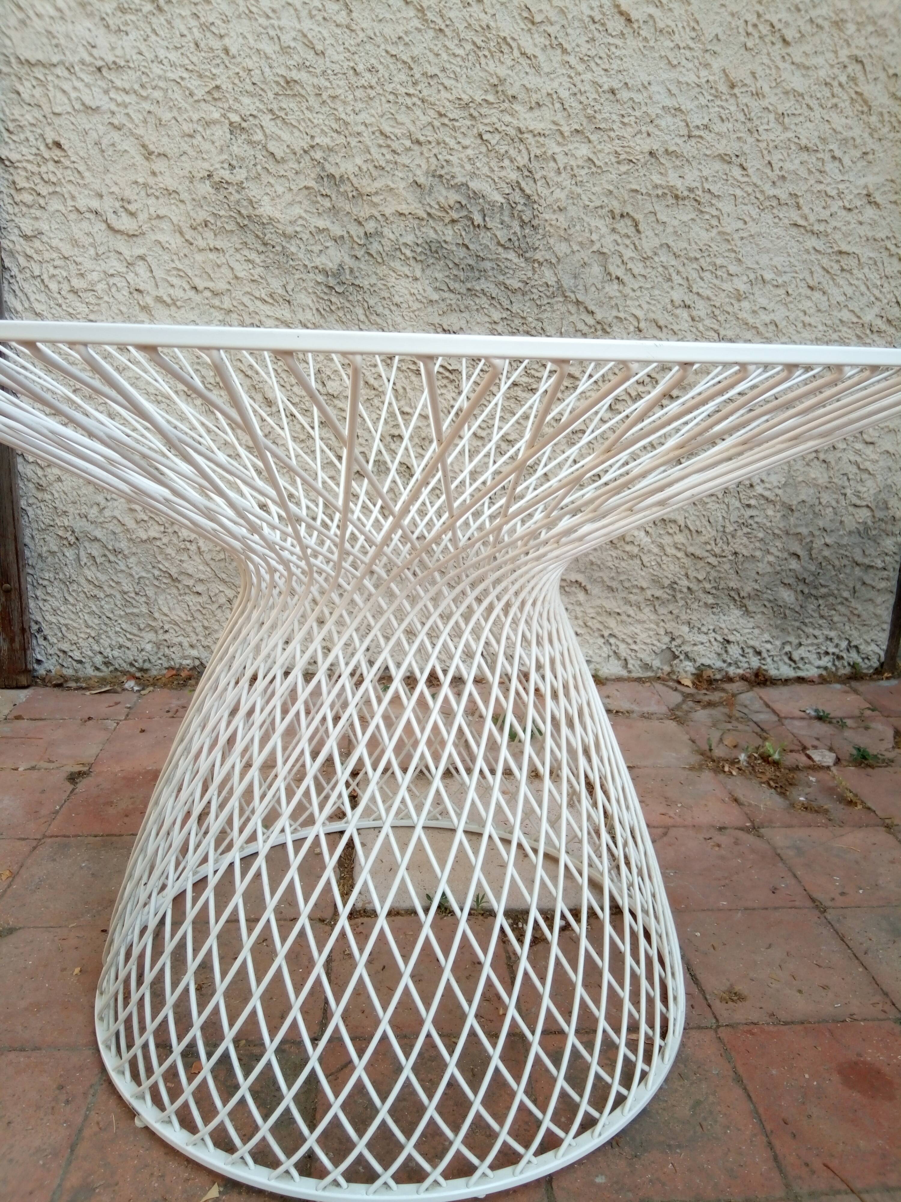 Garden table - designer Jean-Marie Massaud