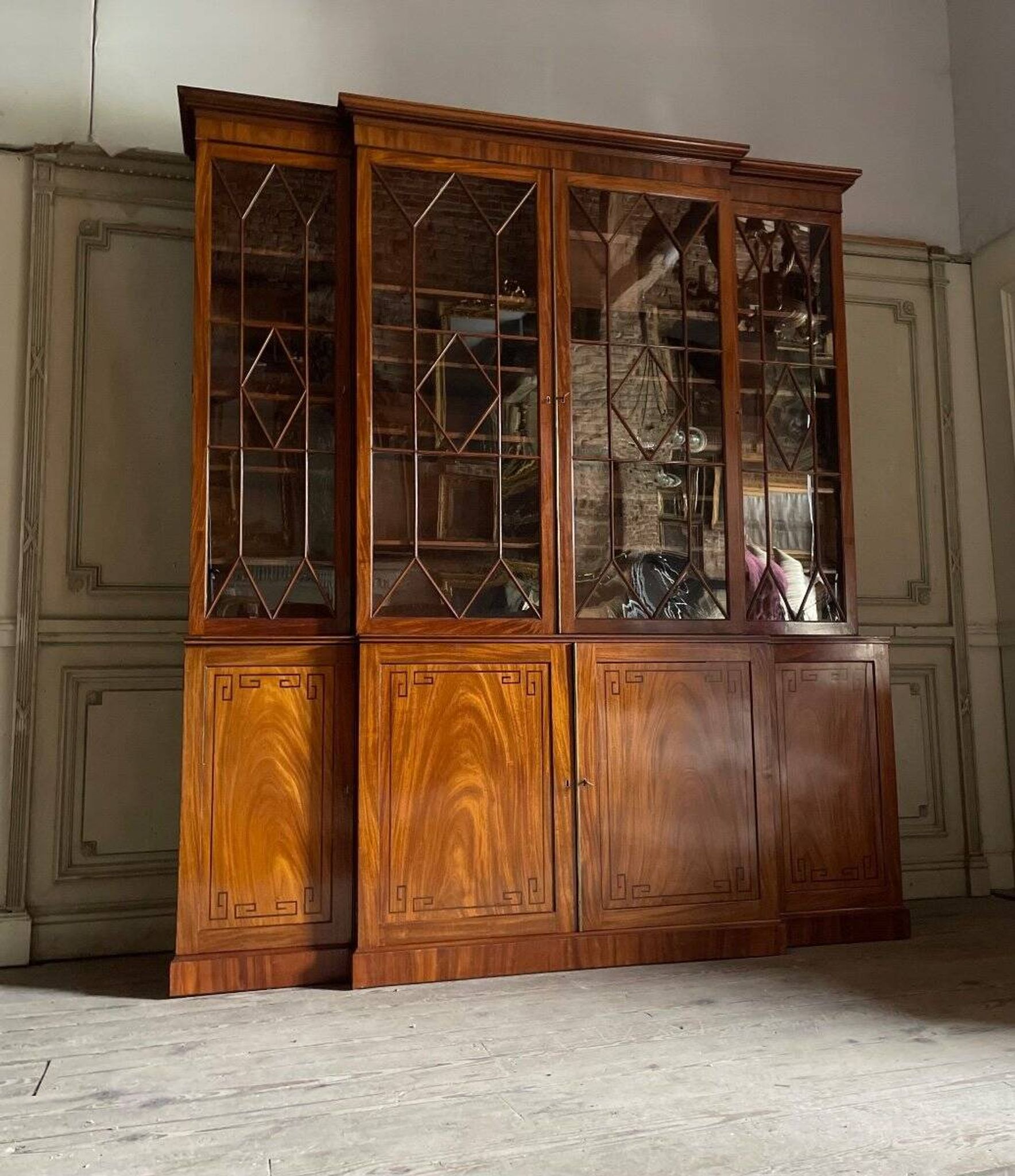 Bibliothèque anglaise en acajou vers 1900