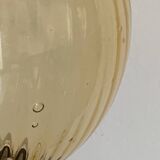 Lampe de table à poser avec un abat-jour ancien en verre doré