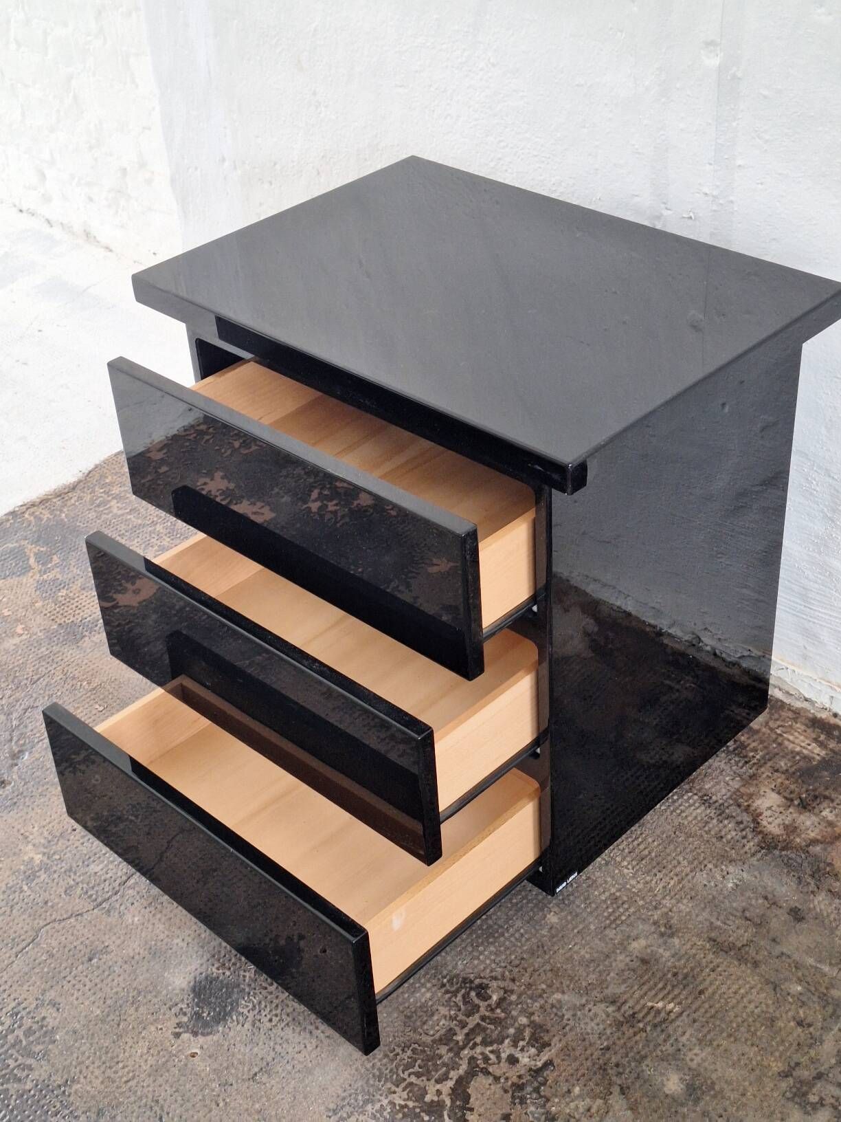 Commode Roche Bobois David Lange, laquée, signée, années 1970.
