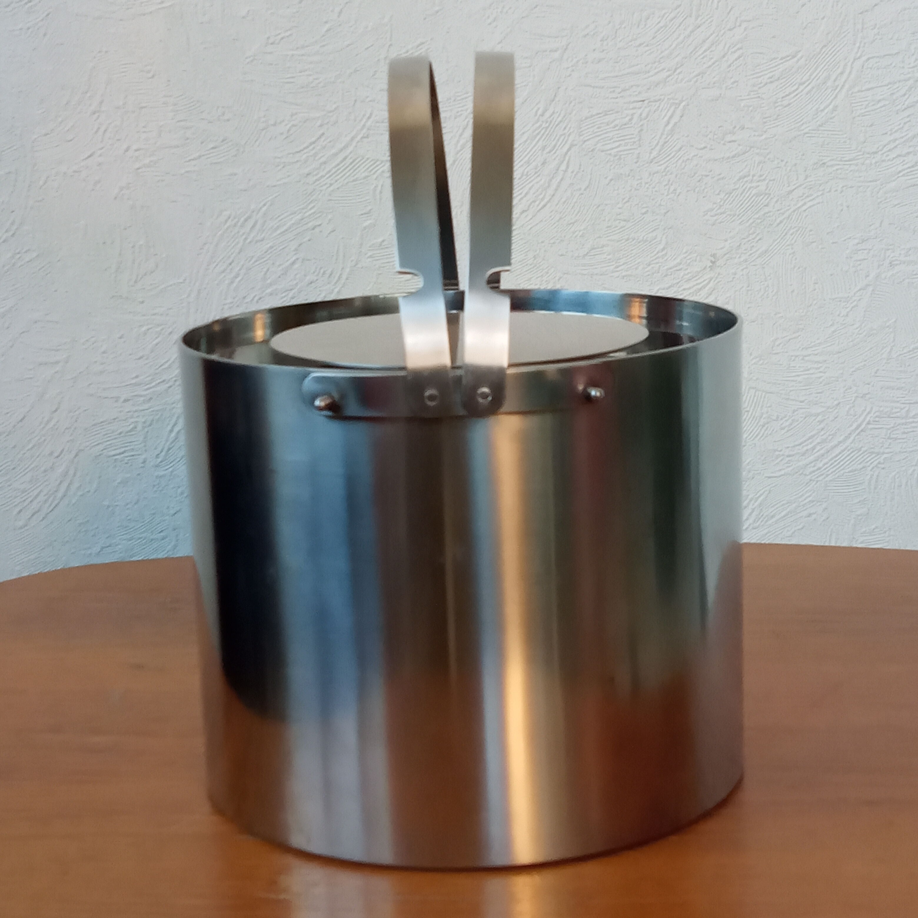 Arne Jacobsen's glacon bucket for stelton