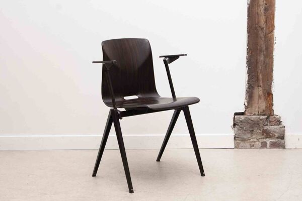 Chaise Galvanitas S22 ébène et noir avec accoudoirs