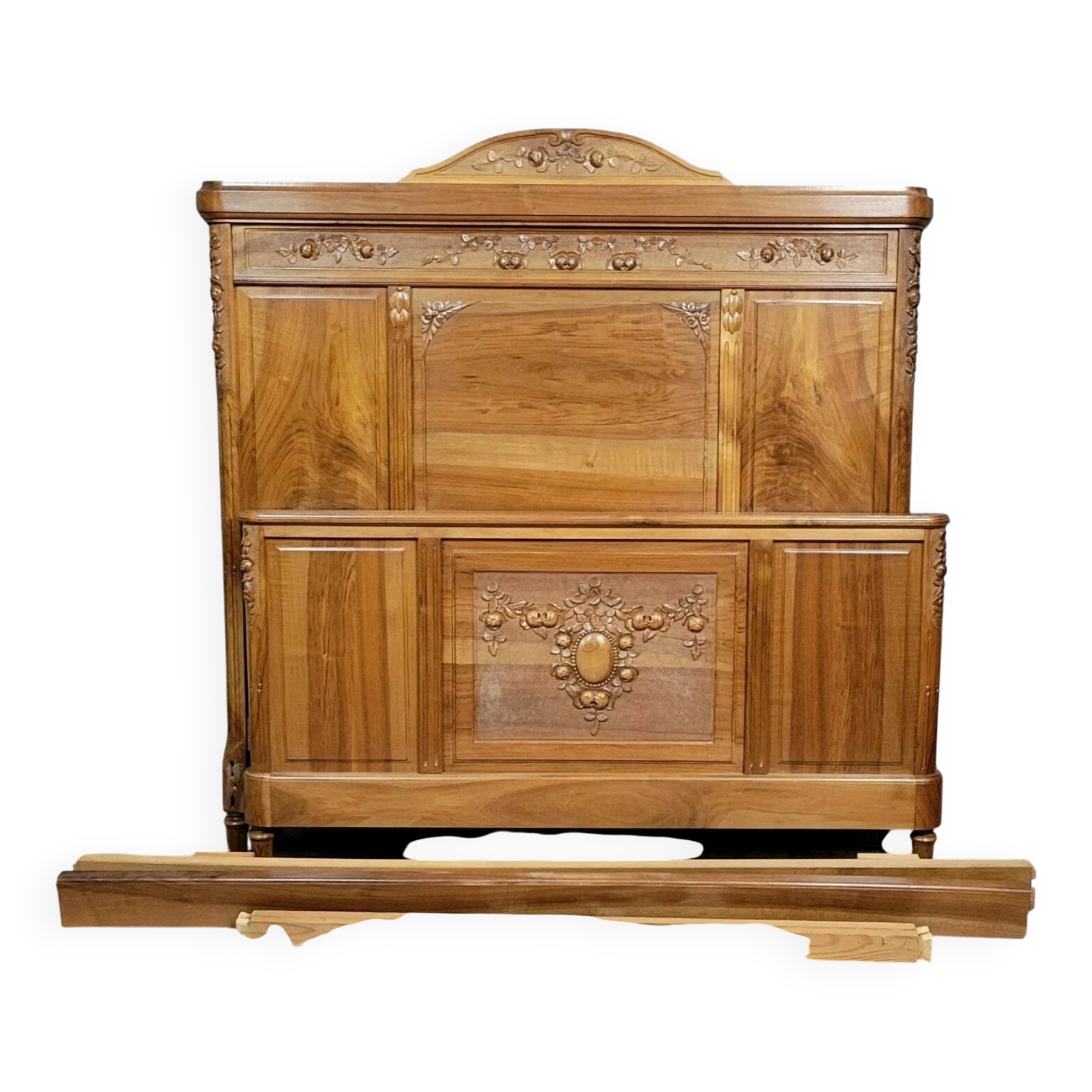 Lit de centre style louis XVI en Noyer massif vers 1880