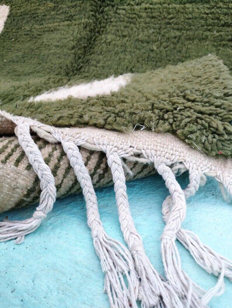 Hand-woven Beni Ouraine rug, size 150 x 250 cm