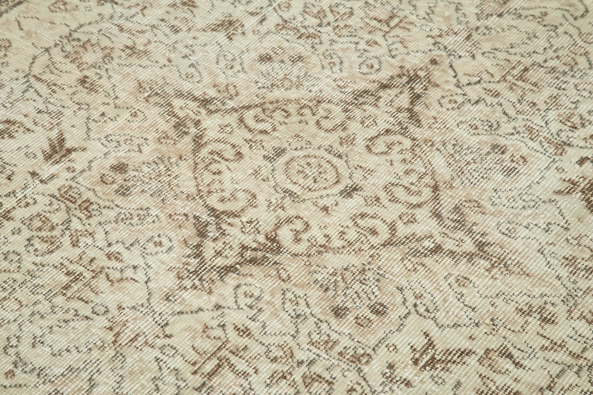 Hand-knotted wool turkish beige rug 165 cm x 267 cm