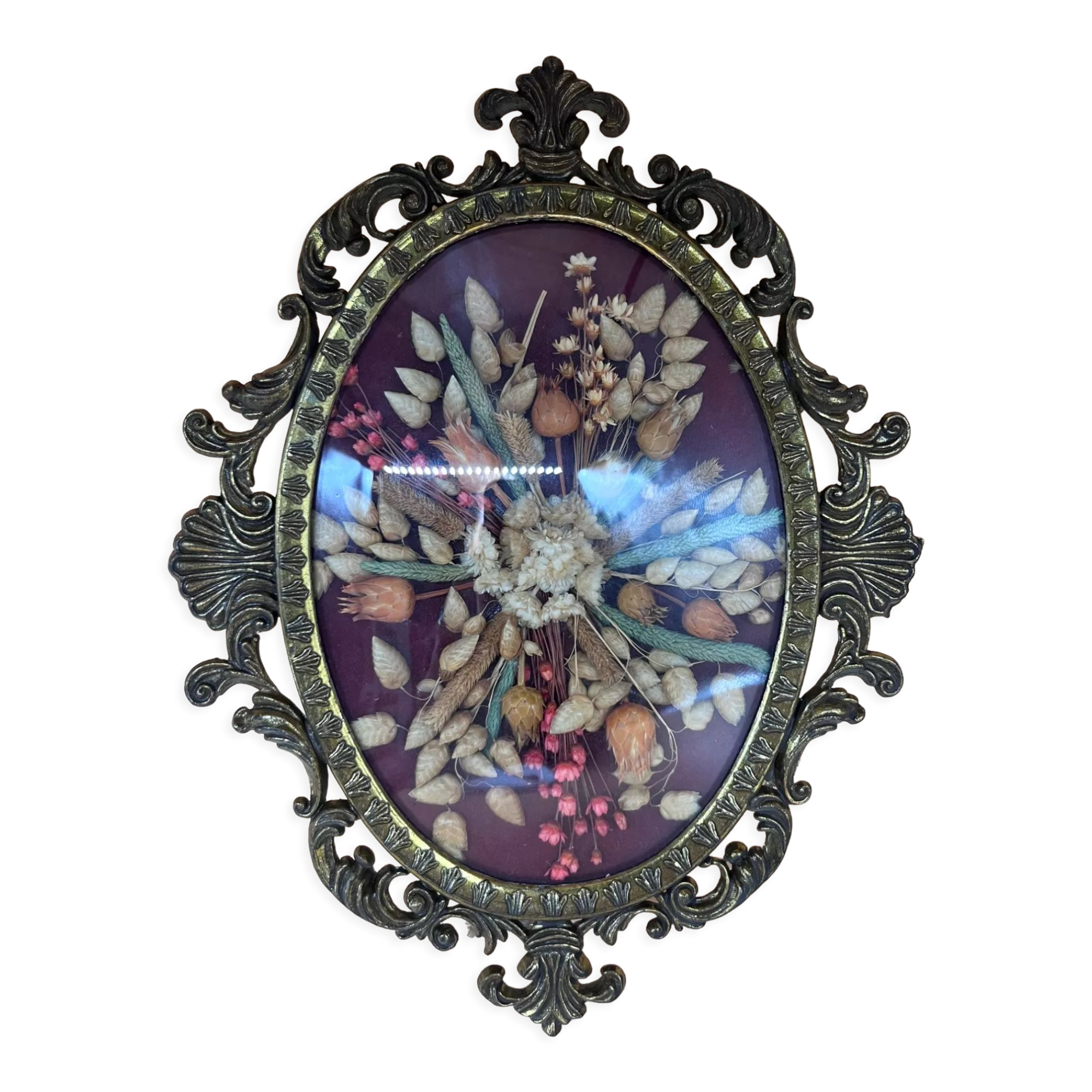 Baroque setting with dried flowers