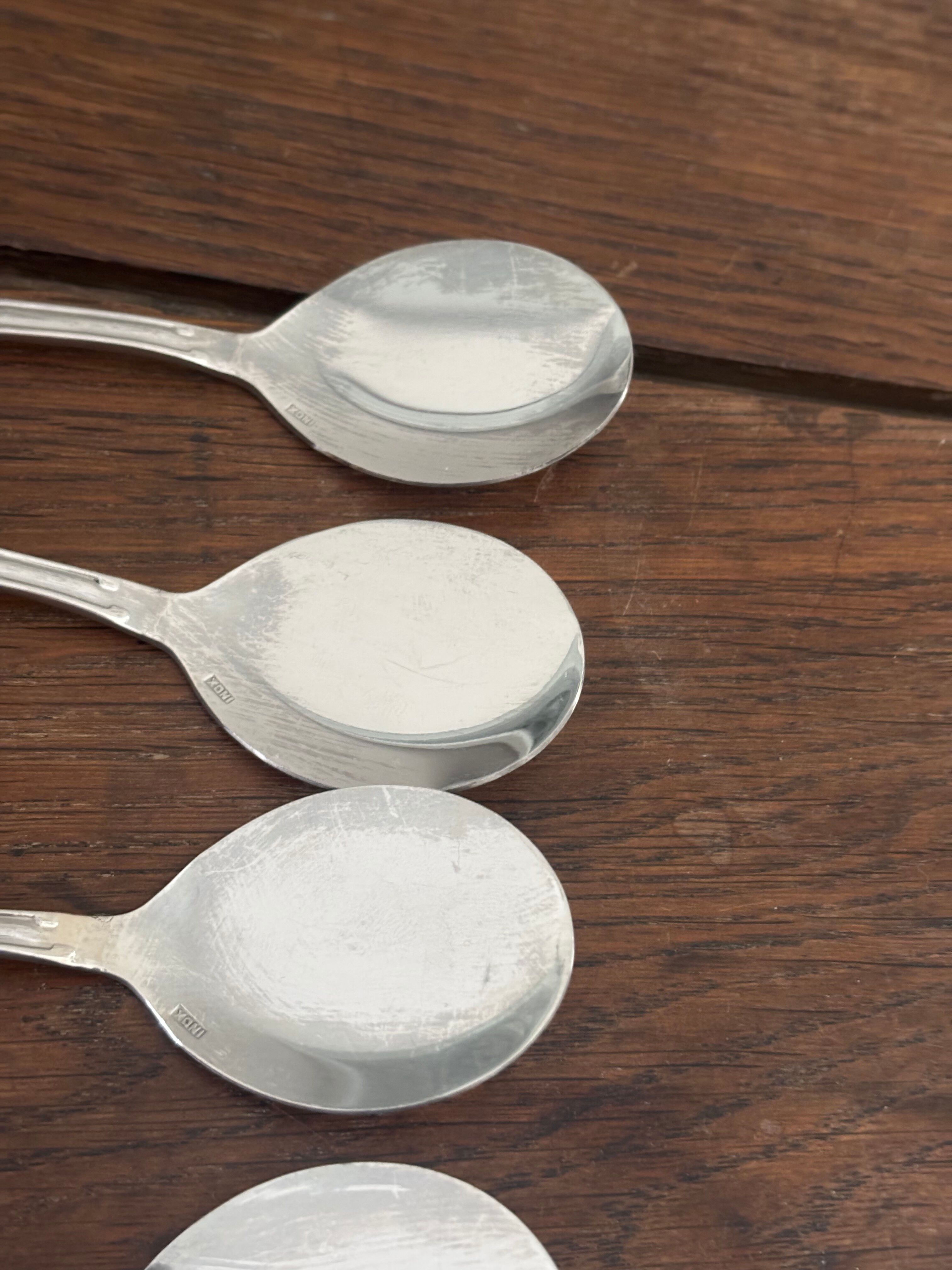 Lot de 8 coupes à glace en inox finement ciselées