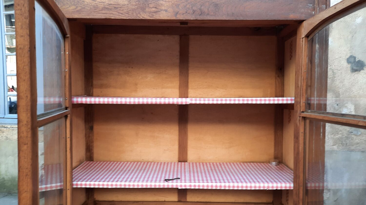 Art Deco style showcase