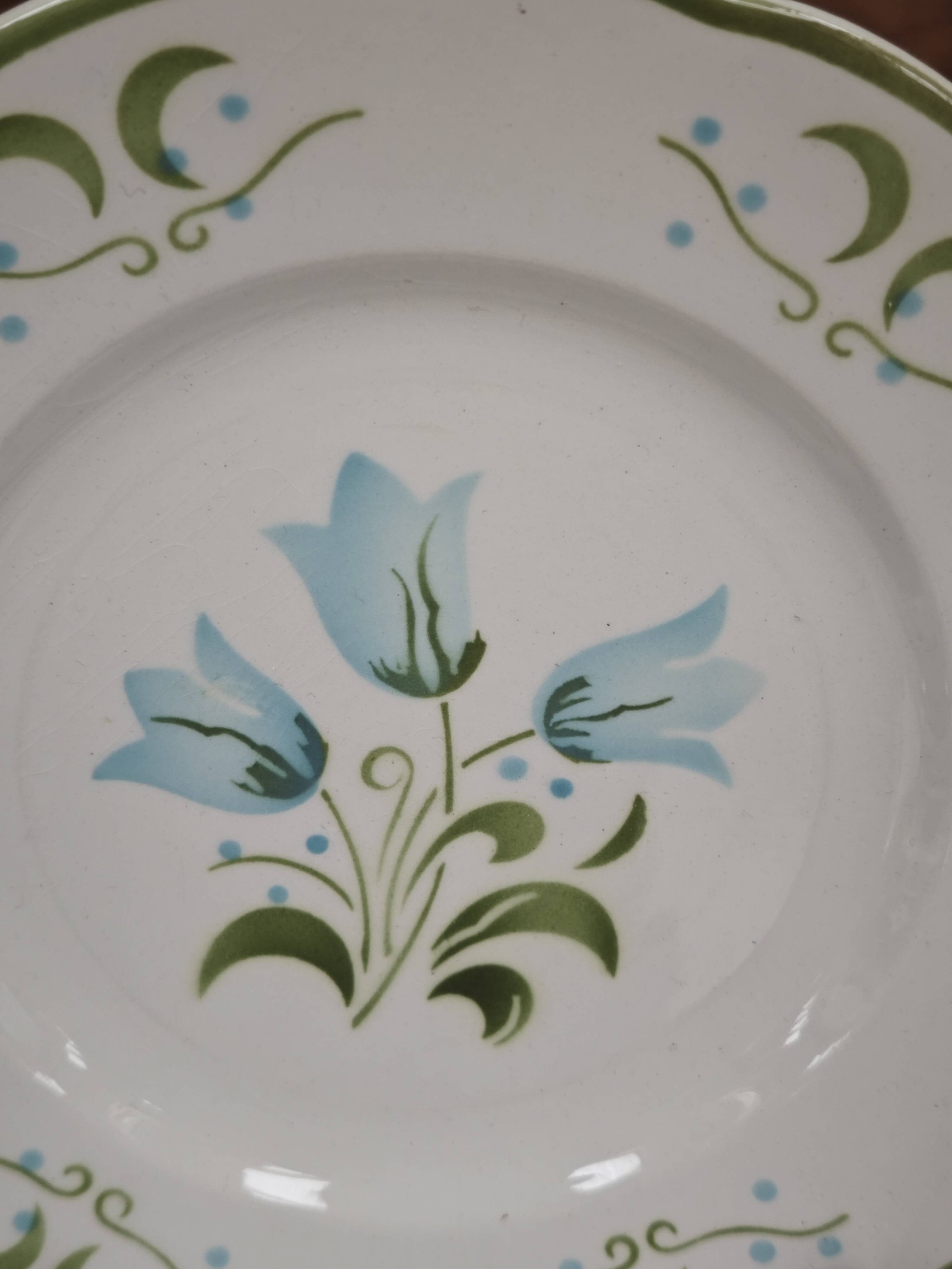 9 assiettes à desserts floral vintage peintes main Badonvillers