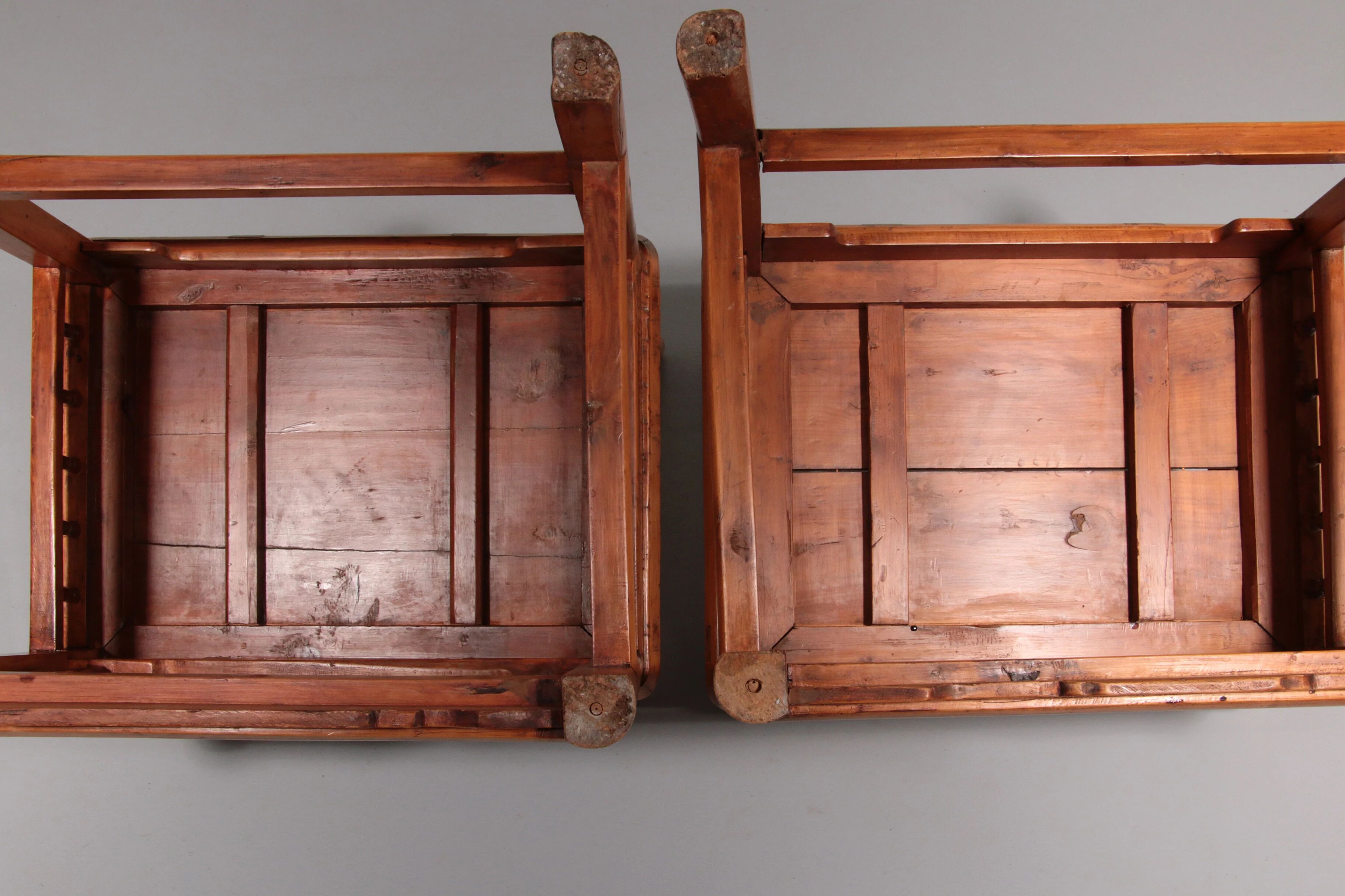 Rare Hongmu comb-back armchairs, hand-carved, late Qing dynasty, Asia