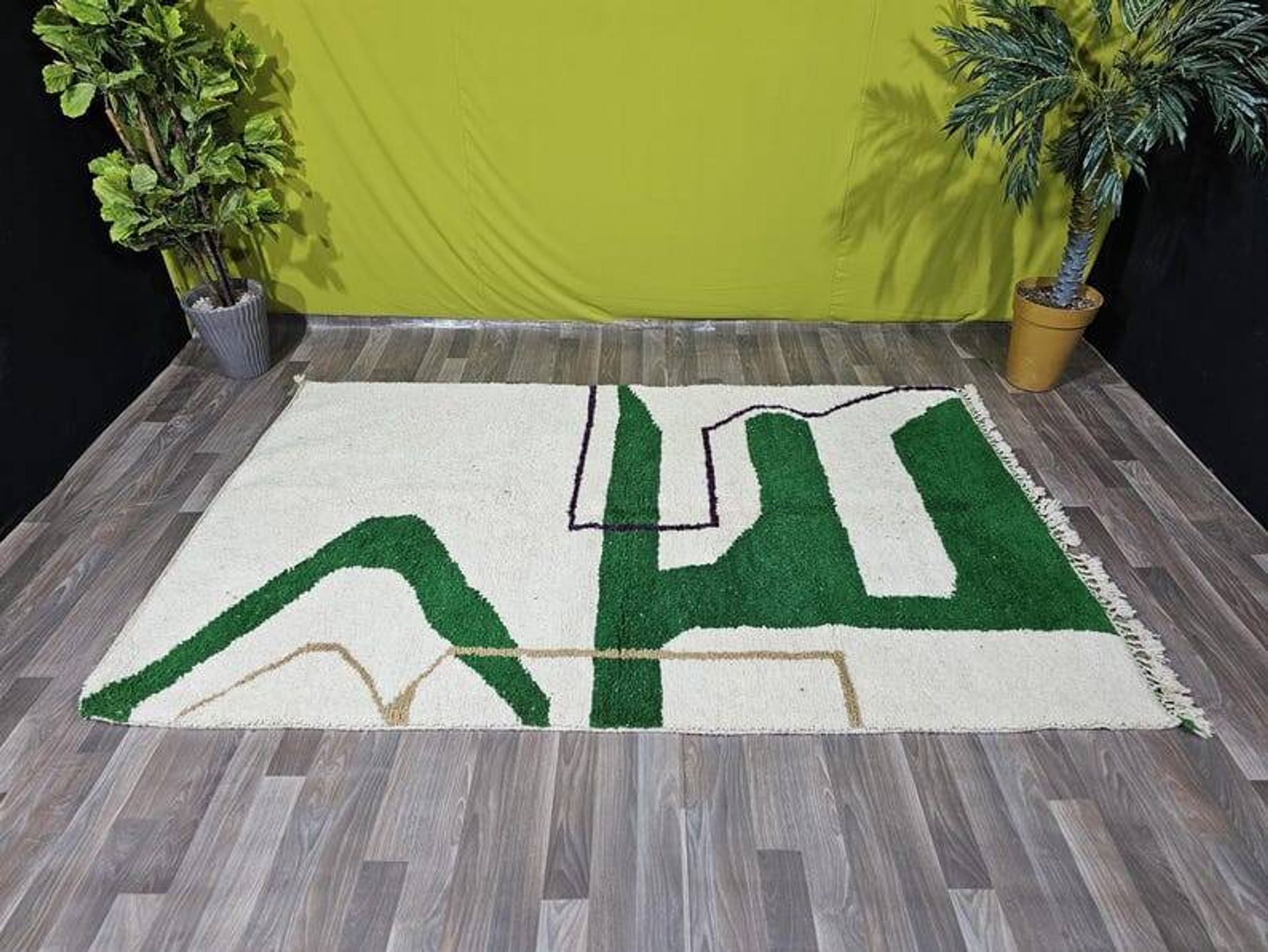 Traditional pure wool handwoven rug size 150/250 cm