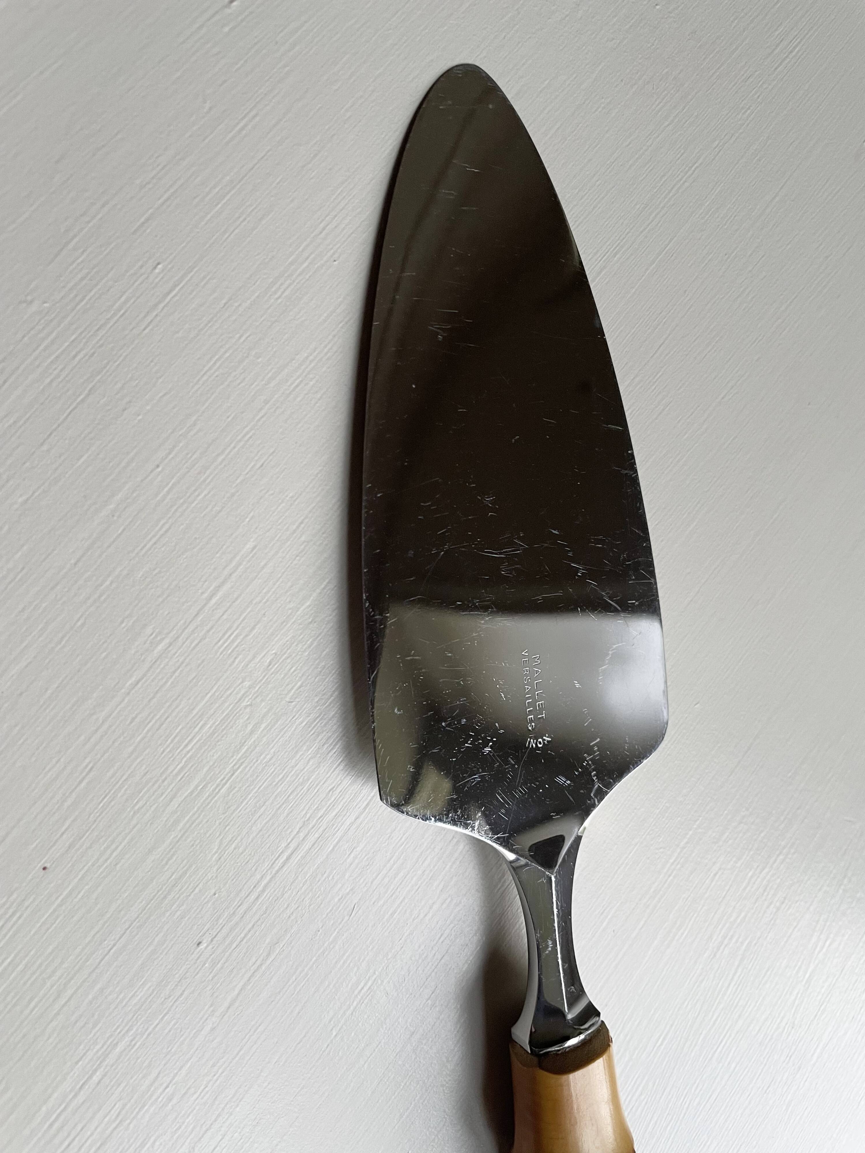 Serving cutlery with bamboo handles