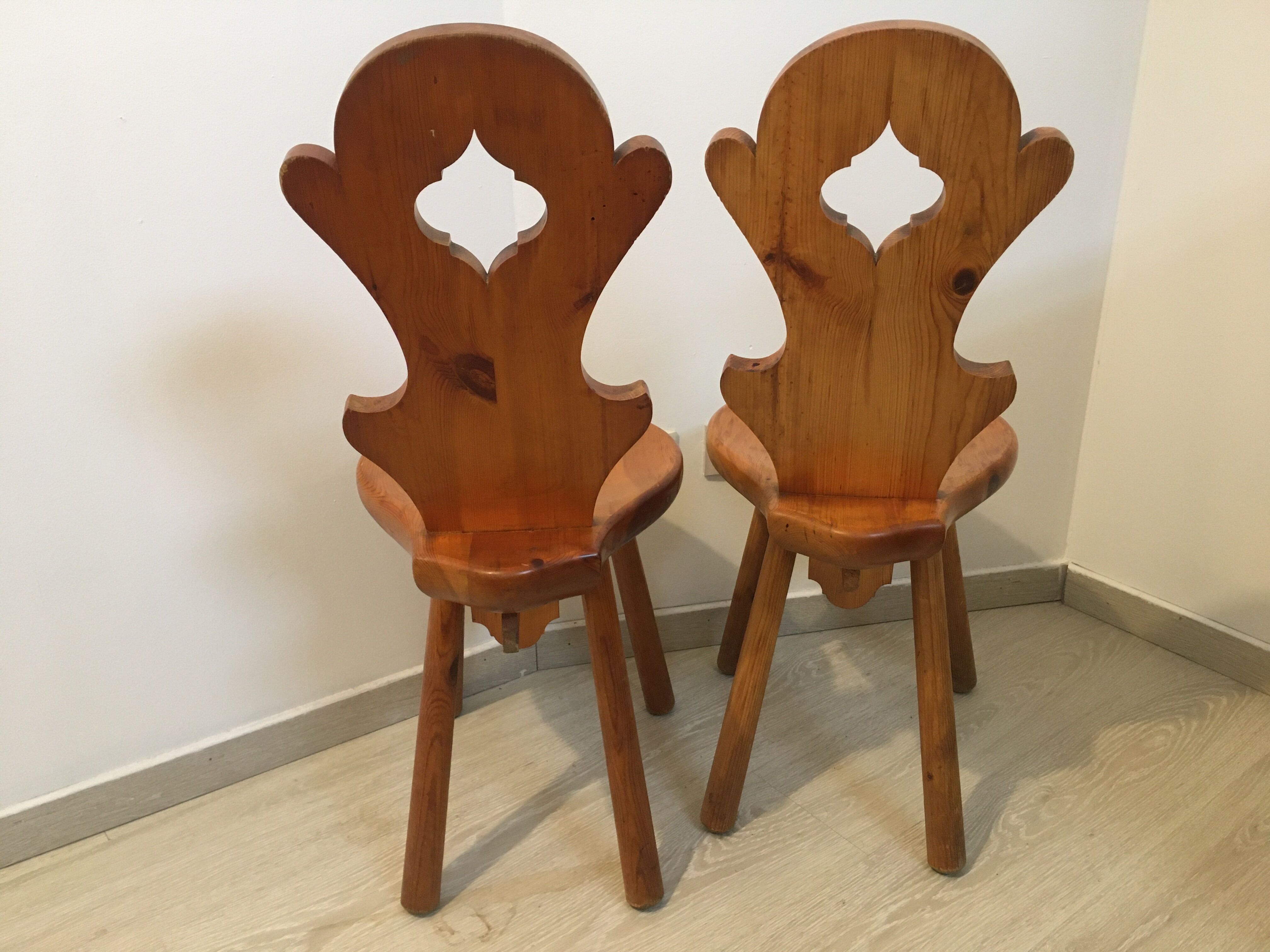 Mountain pine wood chairs