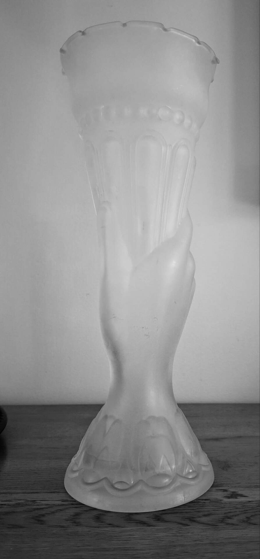 Antique vase "Hand with horn" in frosted glass, Portieux / Legras style.