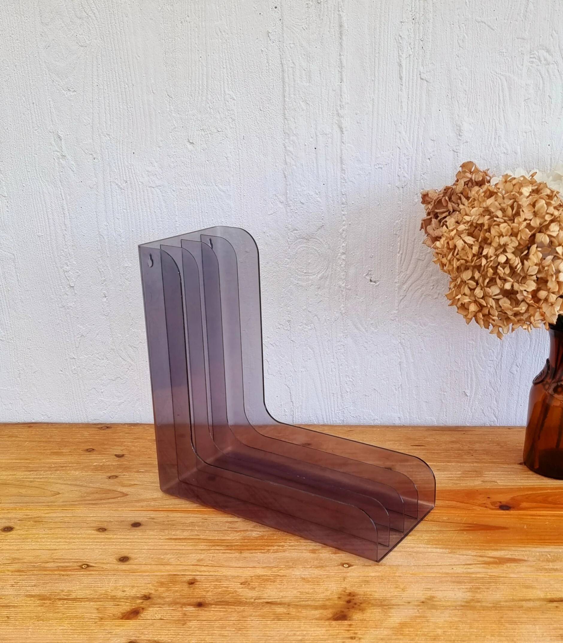 Plexiglass vinyl record holder