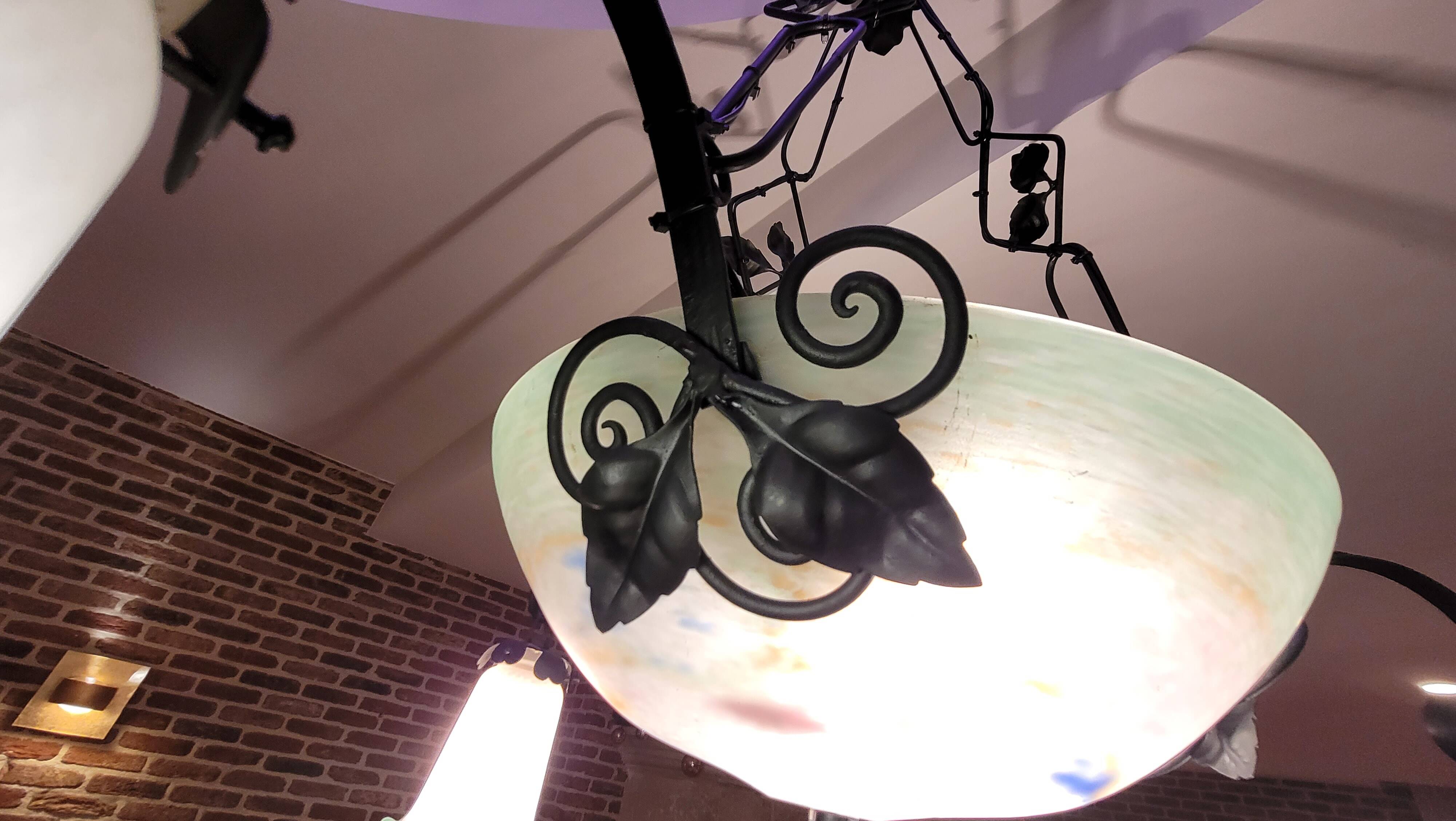 Magnificent Schneider chandelier with three branches - Opaline glass and metal