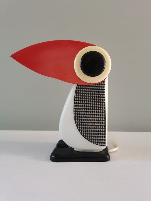 Fernando Cassetta Penguin lamp "Simcha"
