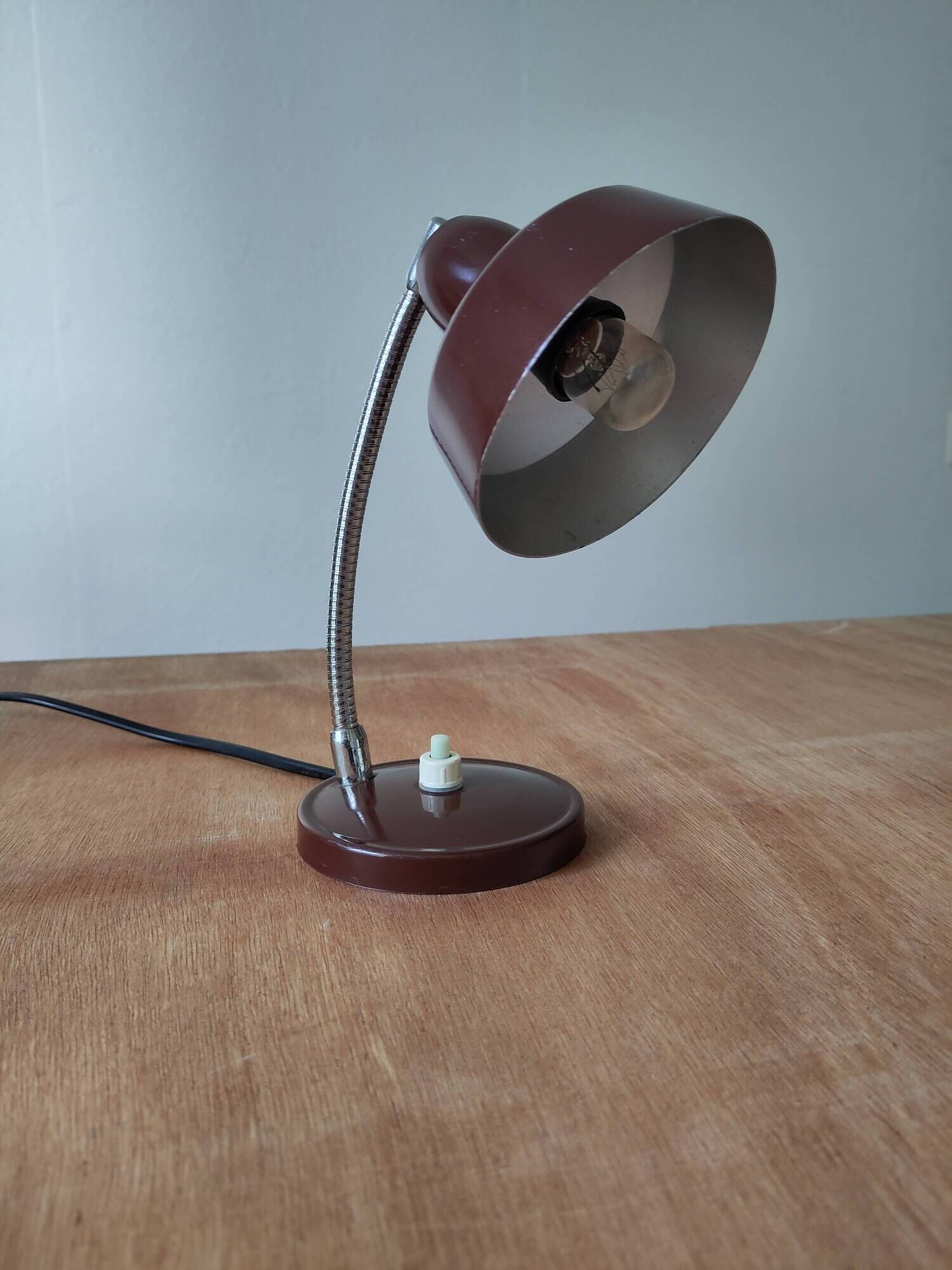 Vintage desk lamp from the 60s/70s – chocolate brown – flexible chrome neck