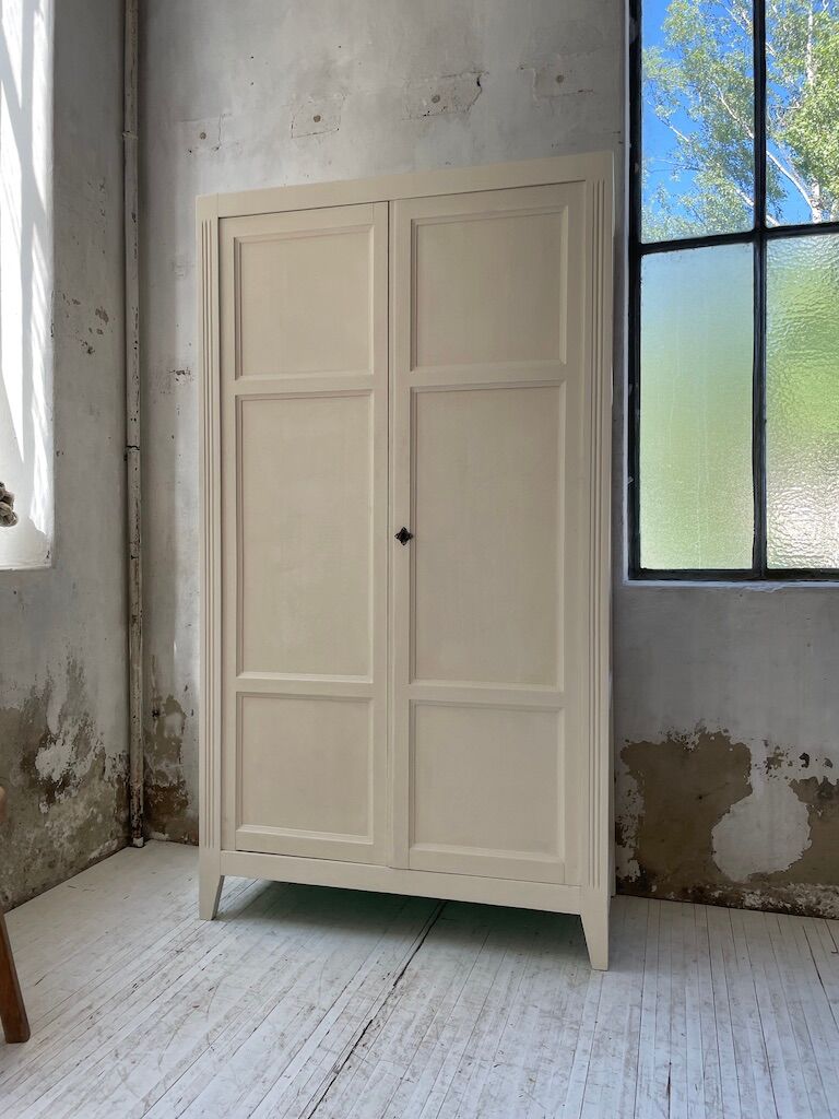 White and green cutter cabinet