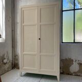 White and green cutter cabinet