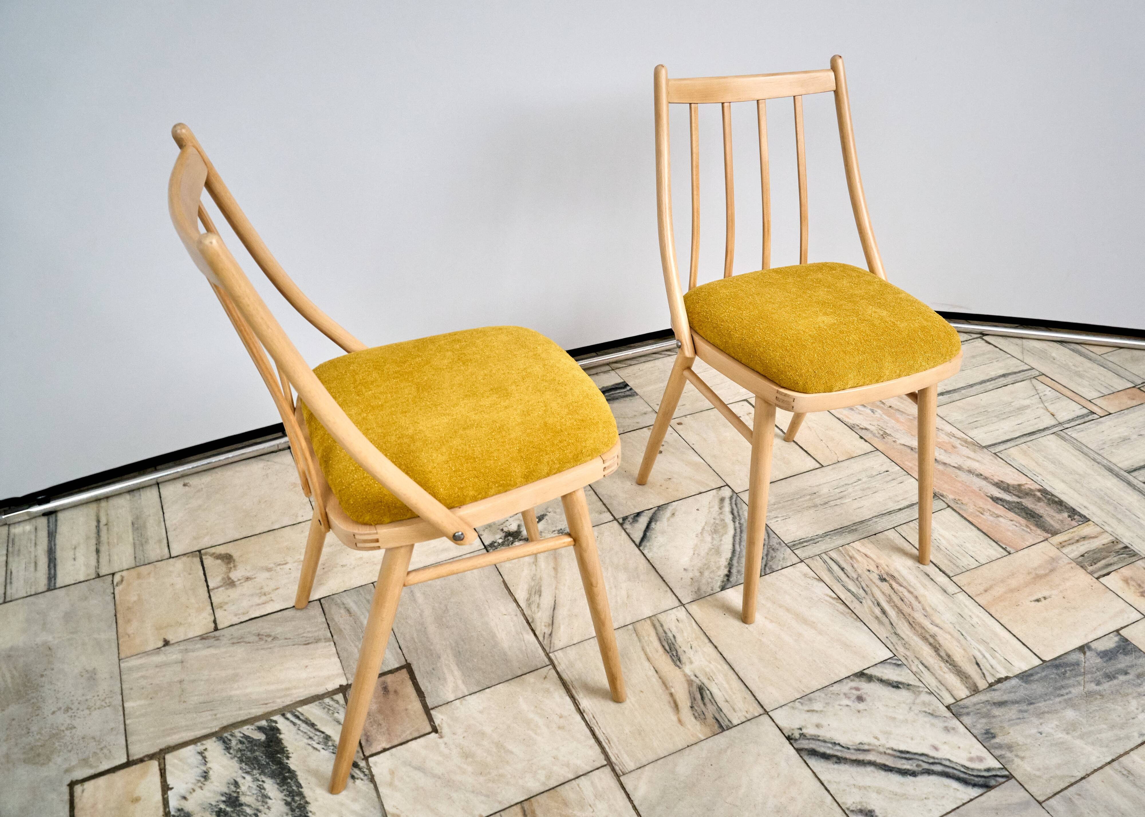 Ensemble de deux chaises vintage, Tchécoslovaquie, années 1960.