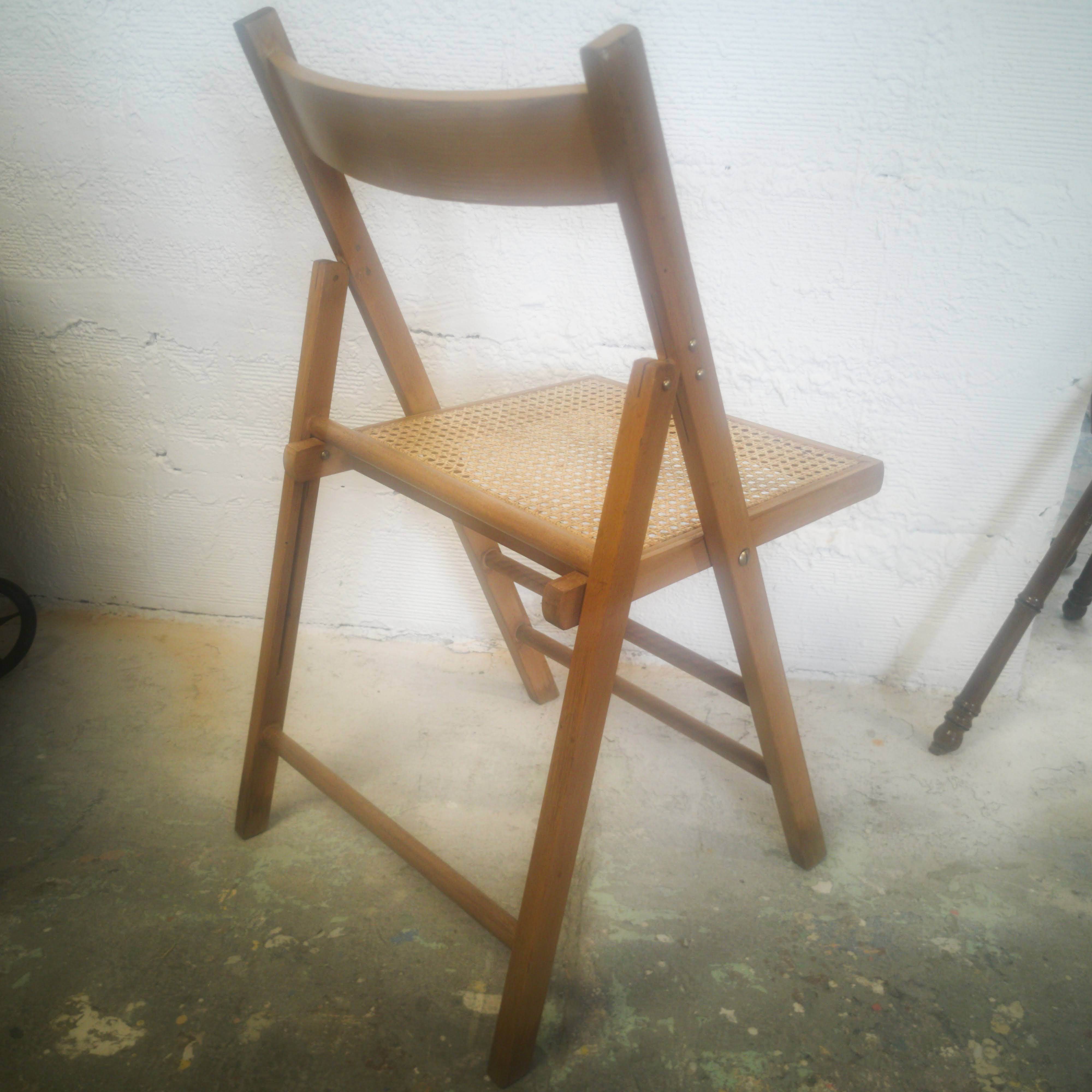 Vintage wooden folding chair - canning
