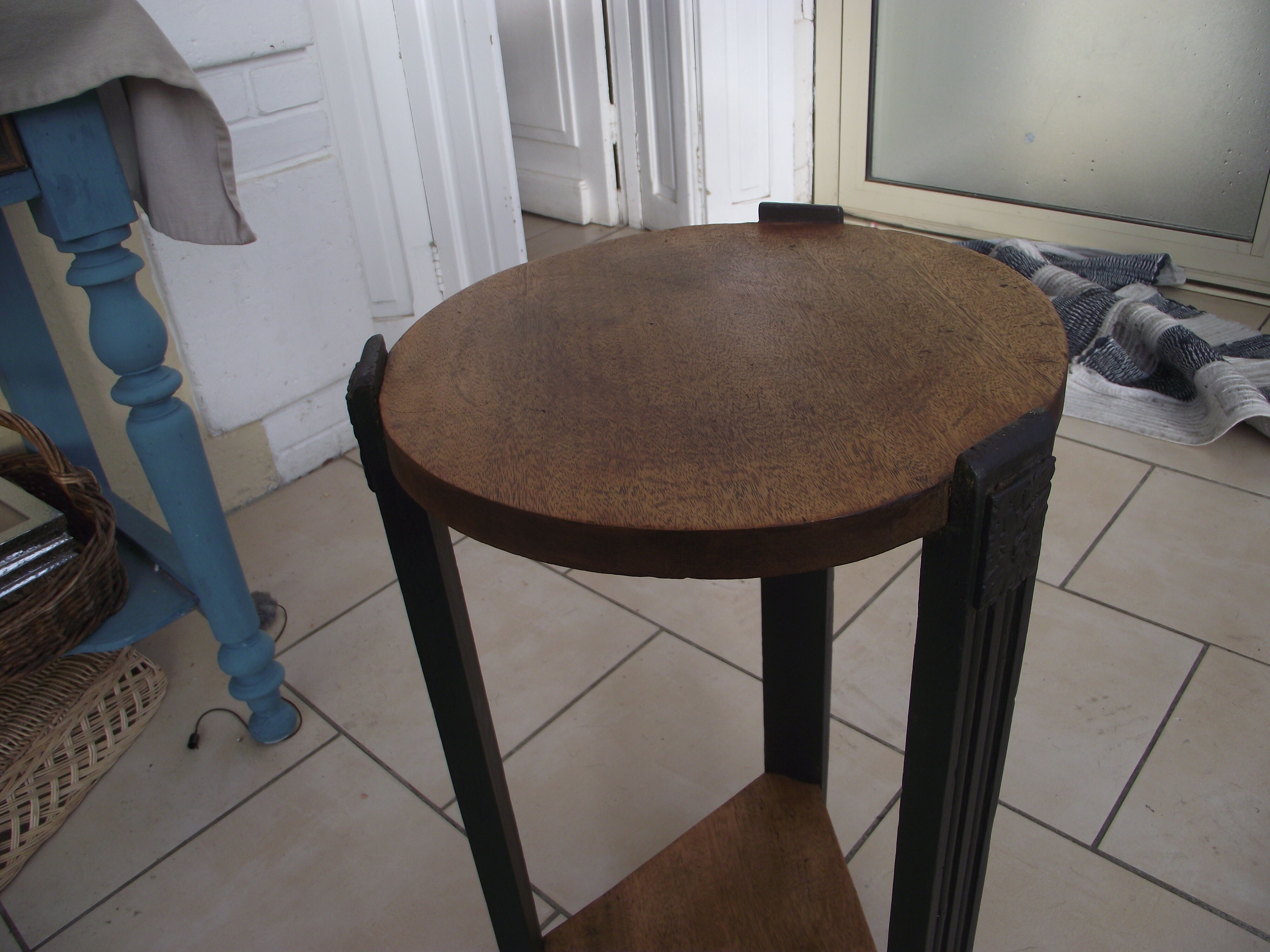 Art Deco healing in African mahogany