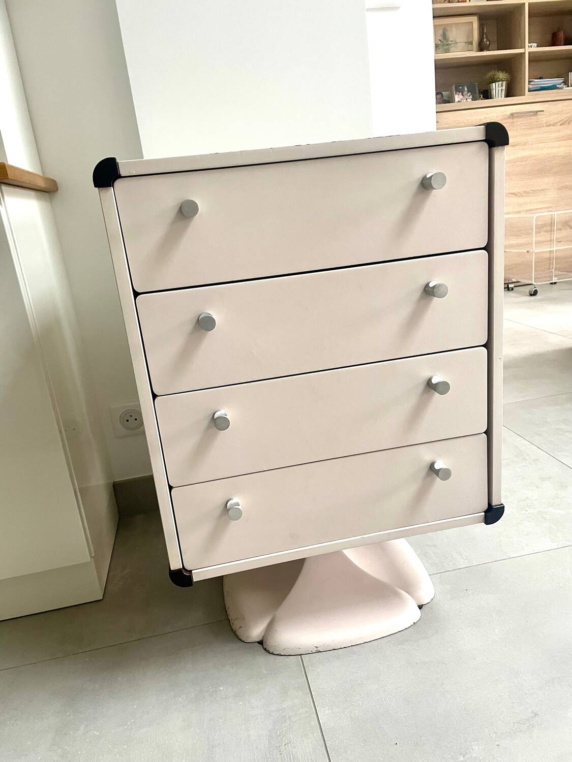 Small tulip-shaped chest of drawers 1970 Gauthier