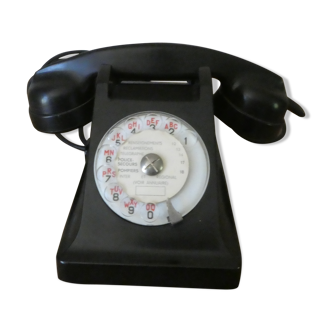 Black Bakelite phone